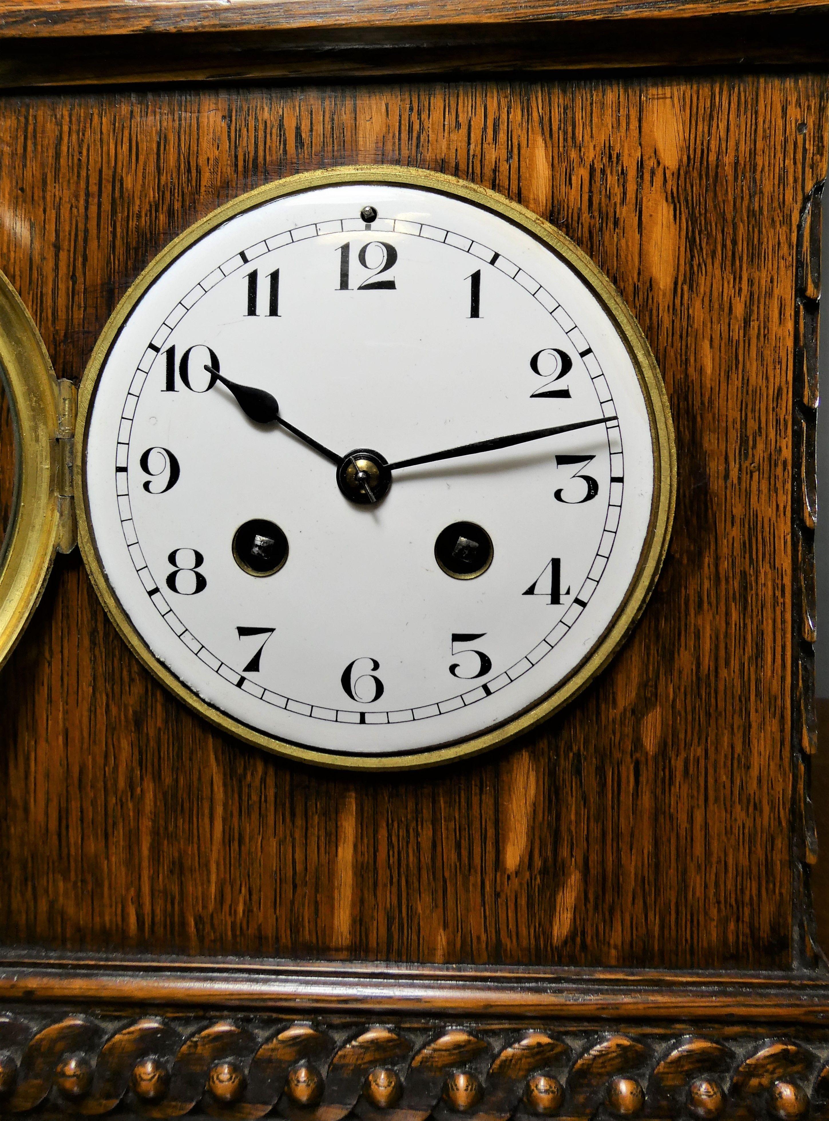 Early 20th Century Edwardian Oak Cased Mantel Clock For Sale