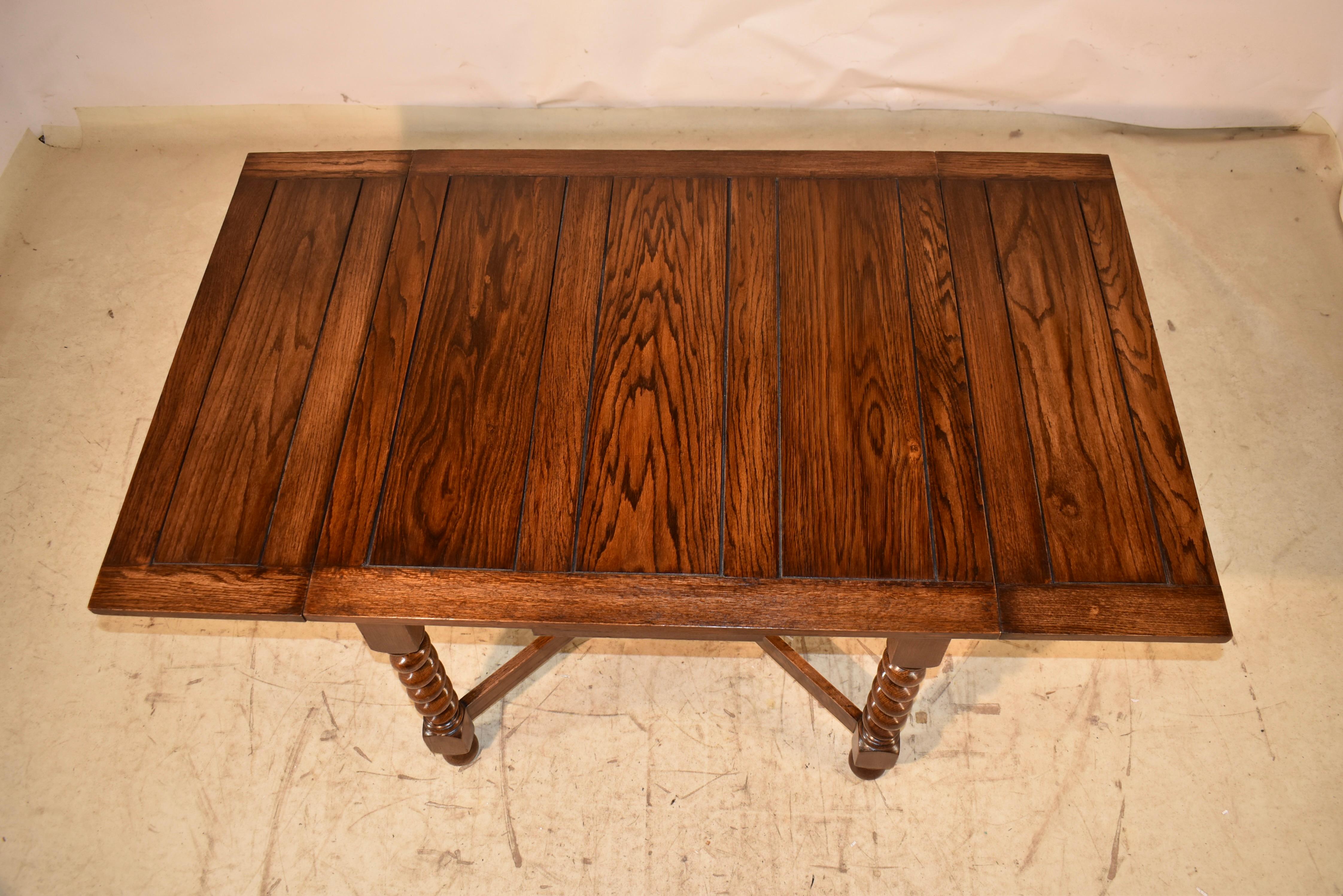 Table à tiroirs en Oak Edwardien, Circa 1900 en vente 1