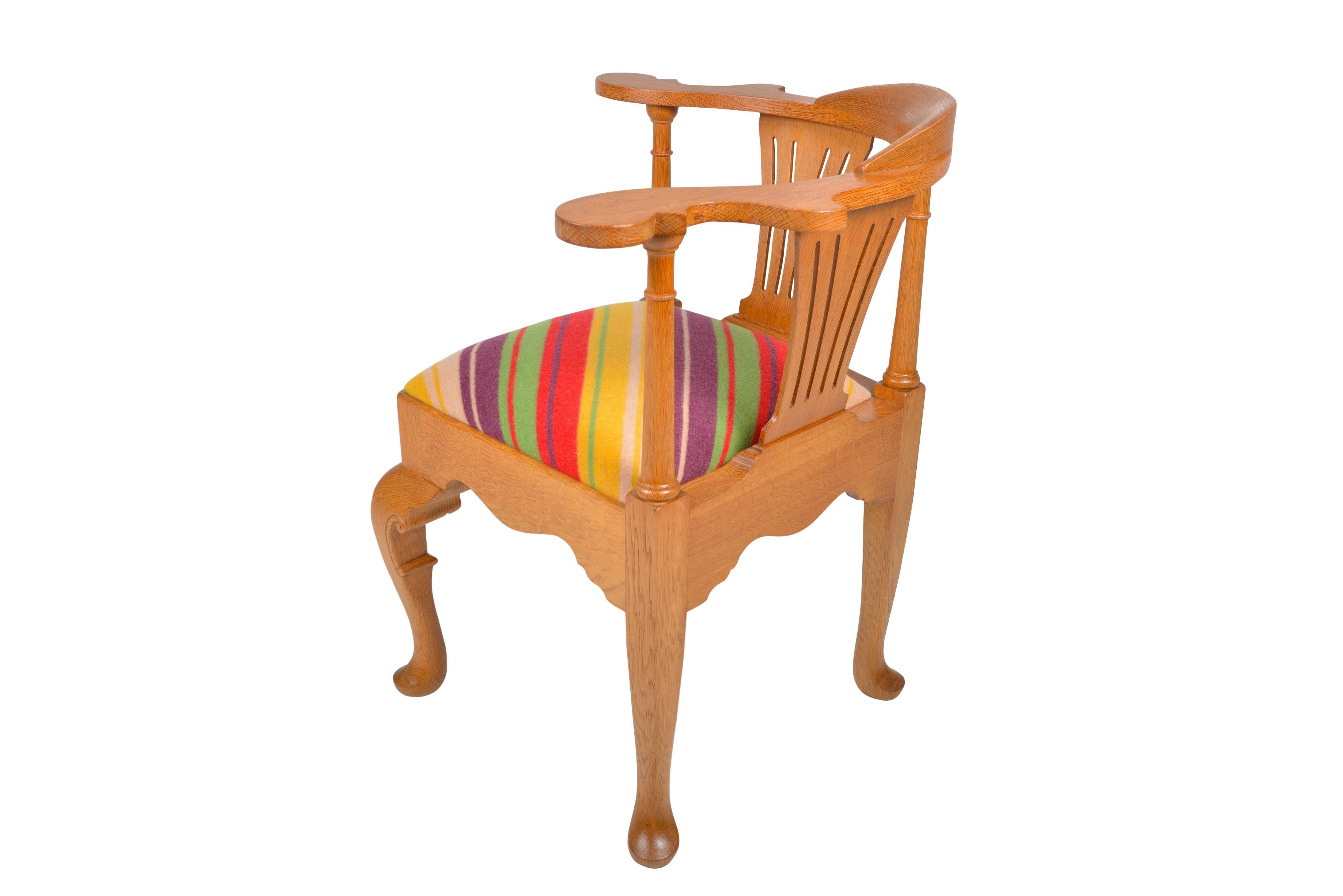 Edwardian Oak English Corner Chair, circa 1910 For Sale 1
