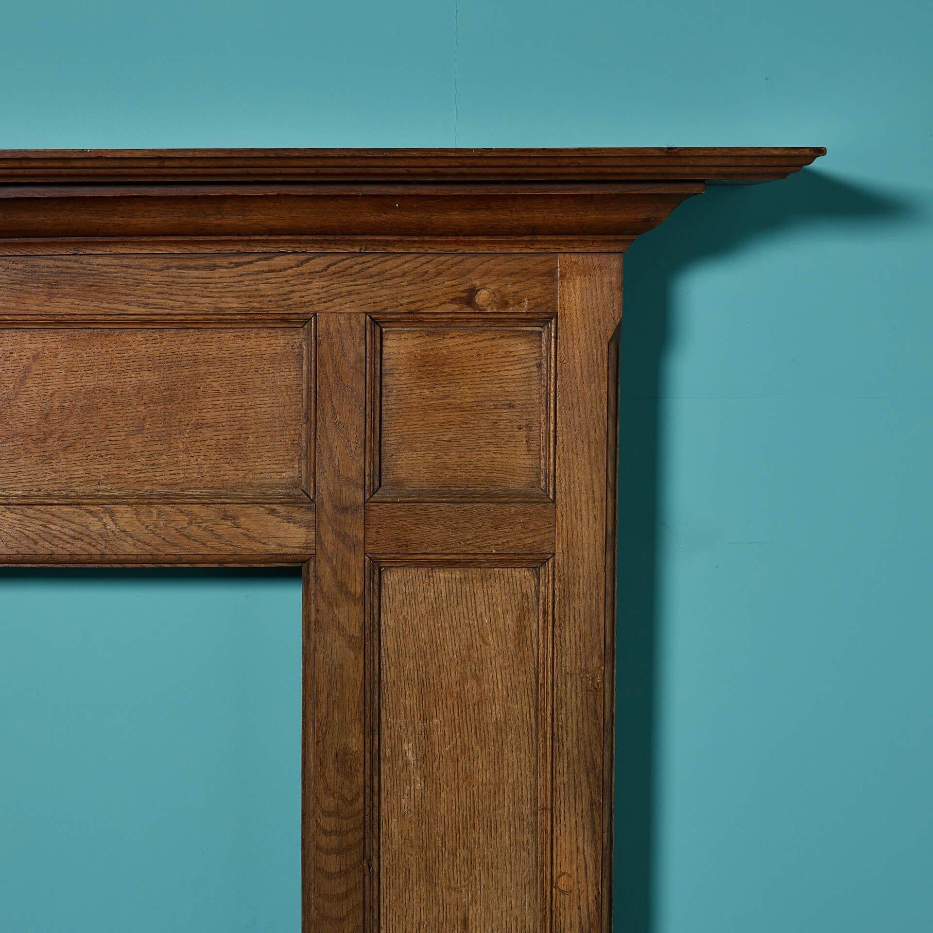 Edoardiano Cornice per caminetto Edwardian Oak in vendita