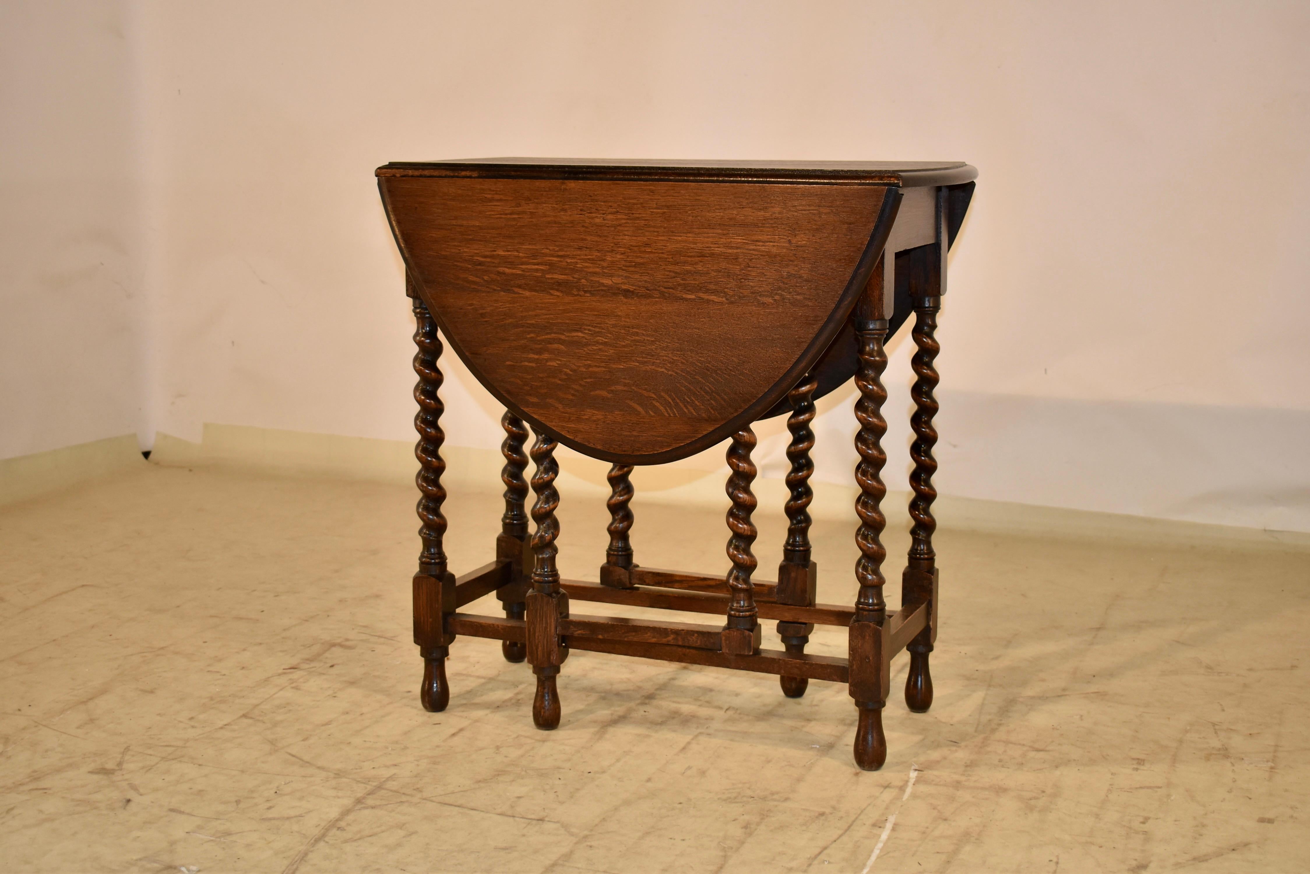 Edwardian Oak Gate Leg Table, Circa 1900 In Good Condition In High Point, NC