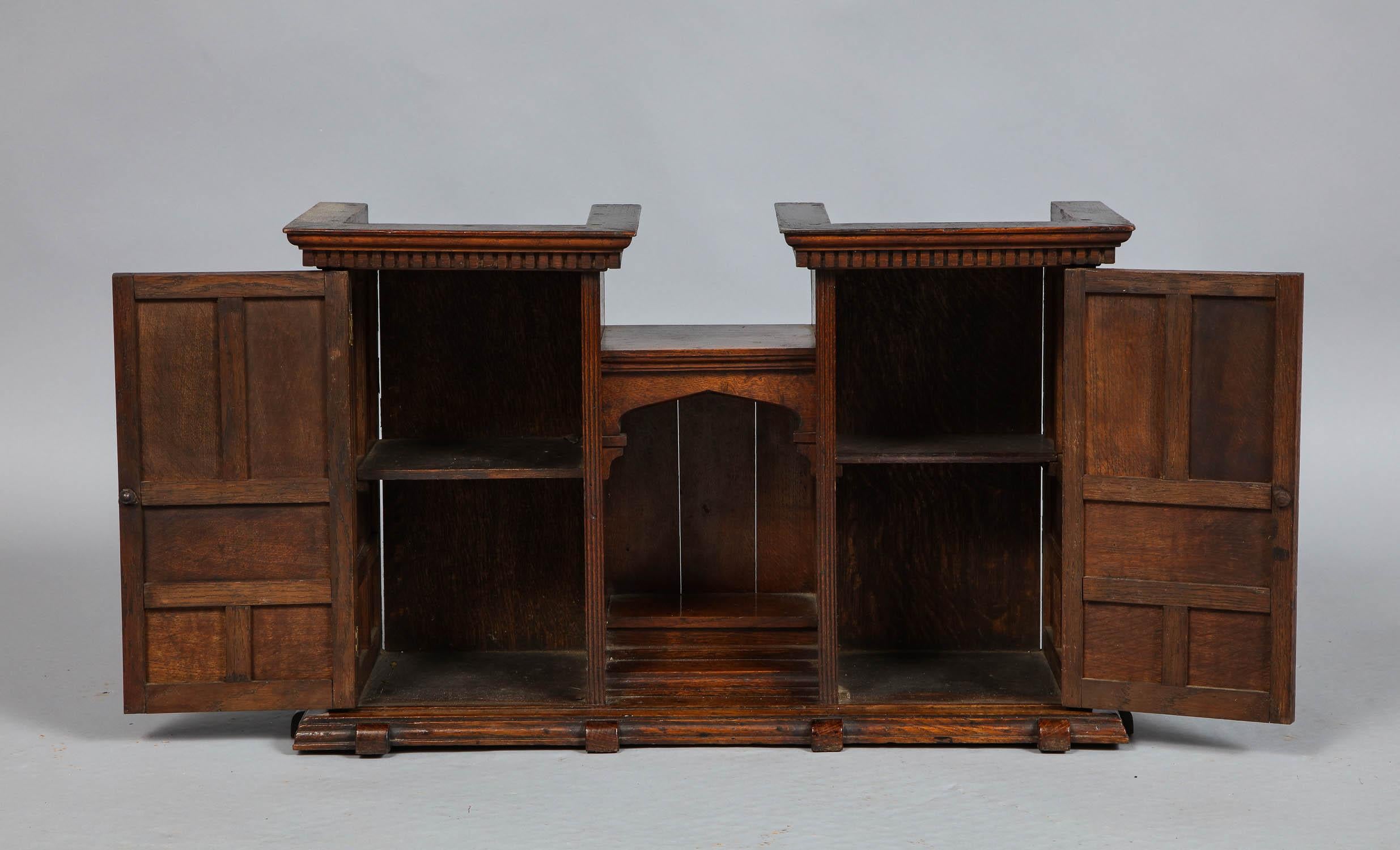 Hänge- oder Schreibtischschrank aus Eiche im viktorianischen Stil im Angebot 3