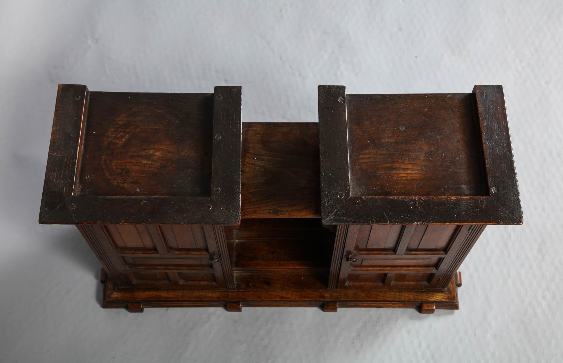 Edwardian Oak Hanging or Desk Cabinet For Sale 4