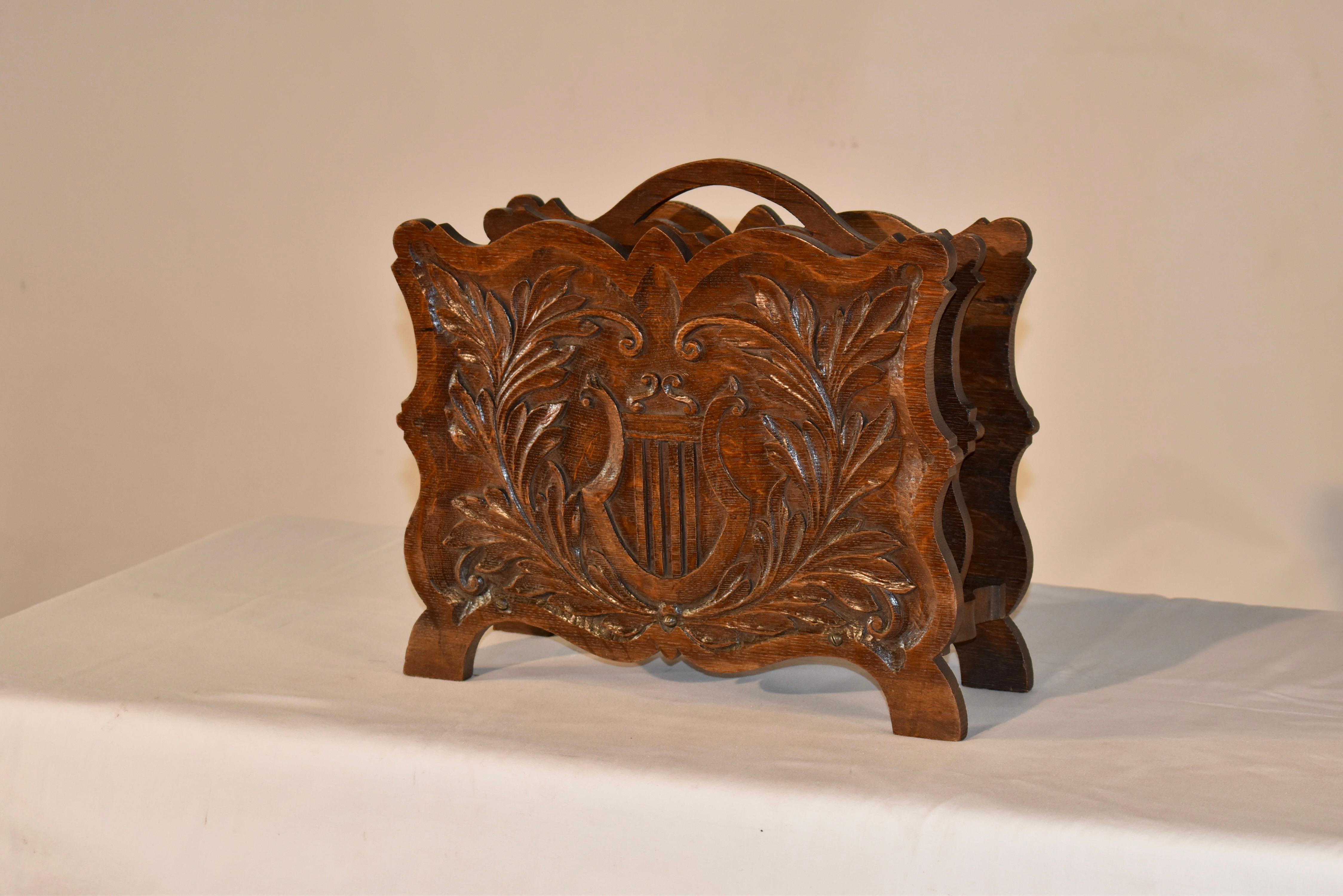 Edwardian Oak Magazine Rack, circa 1900 In Good Condition For Sale In High Point, NC