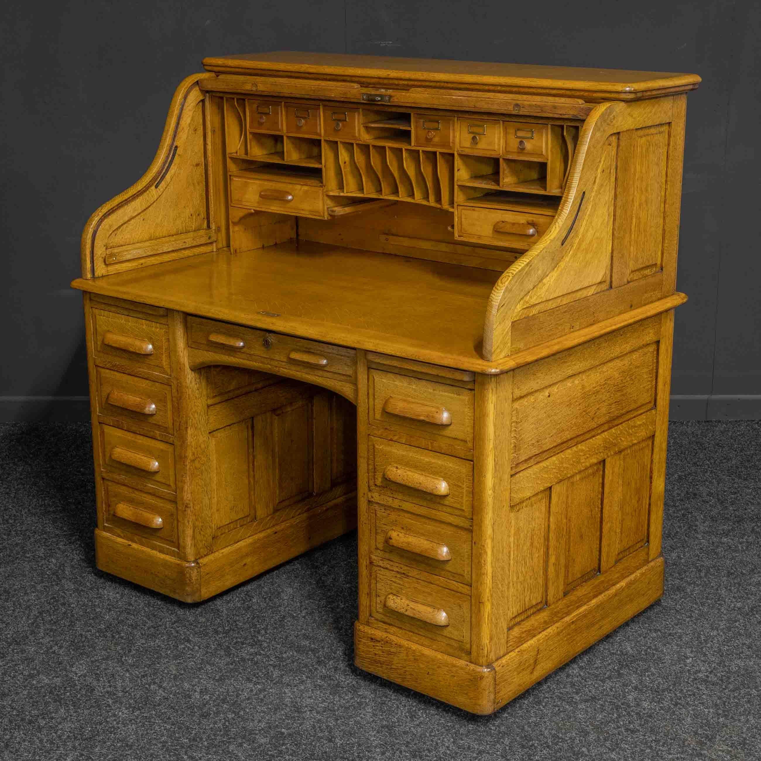 the lebus desk