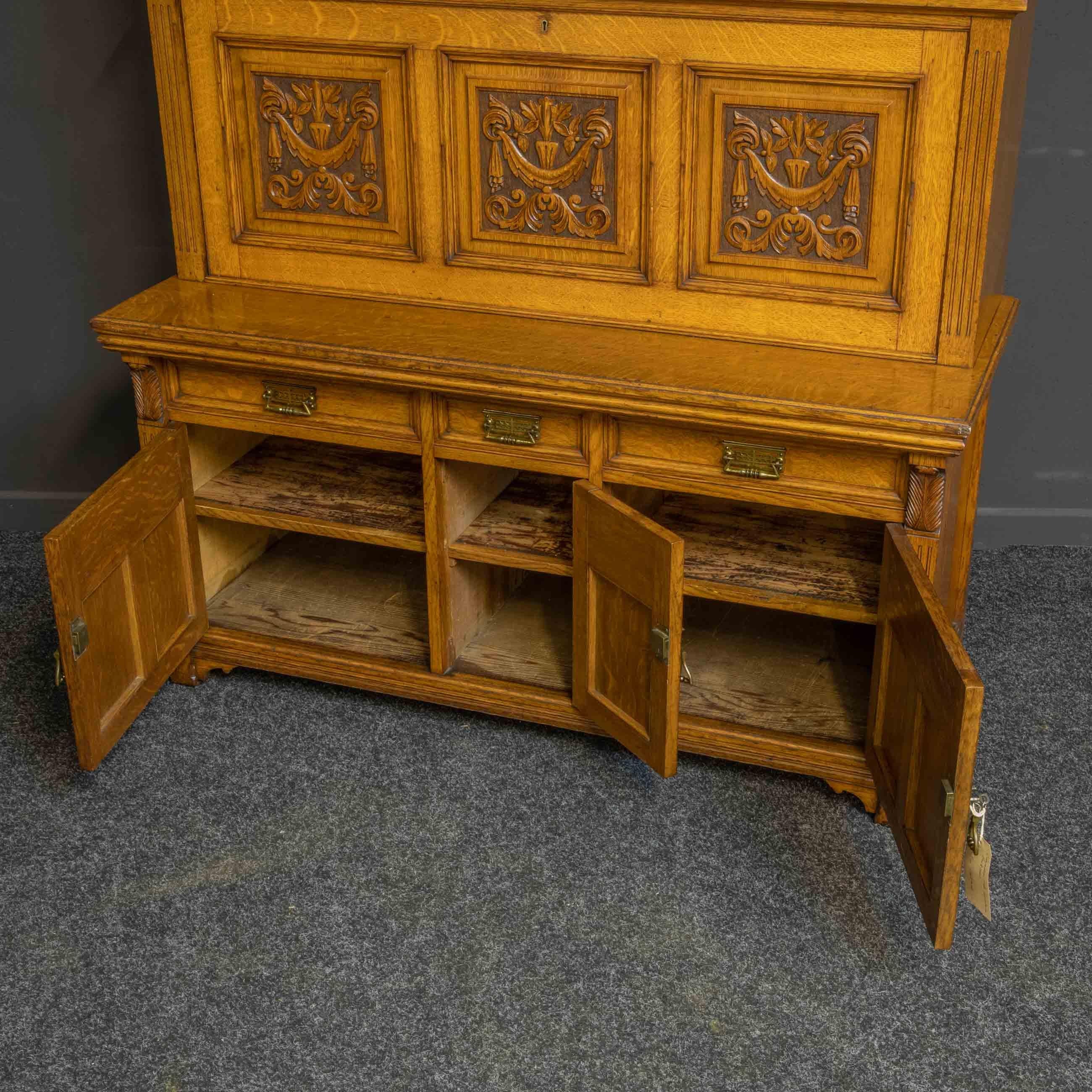 Edwardian Oak Secretaire Bookcase In Good Condition For Sale In Manchester, GB