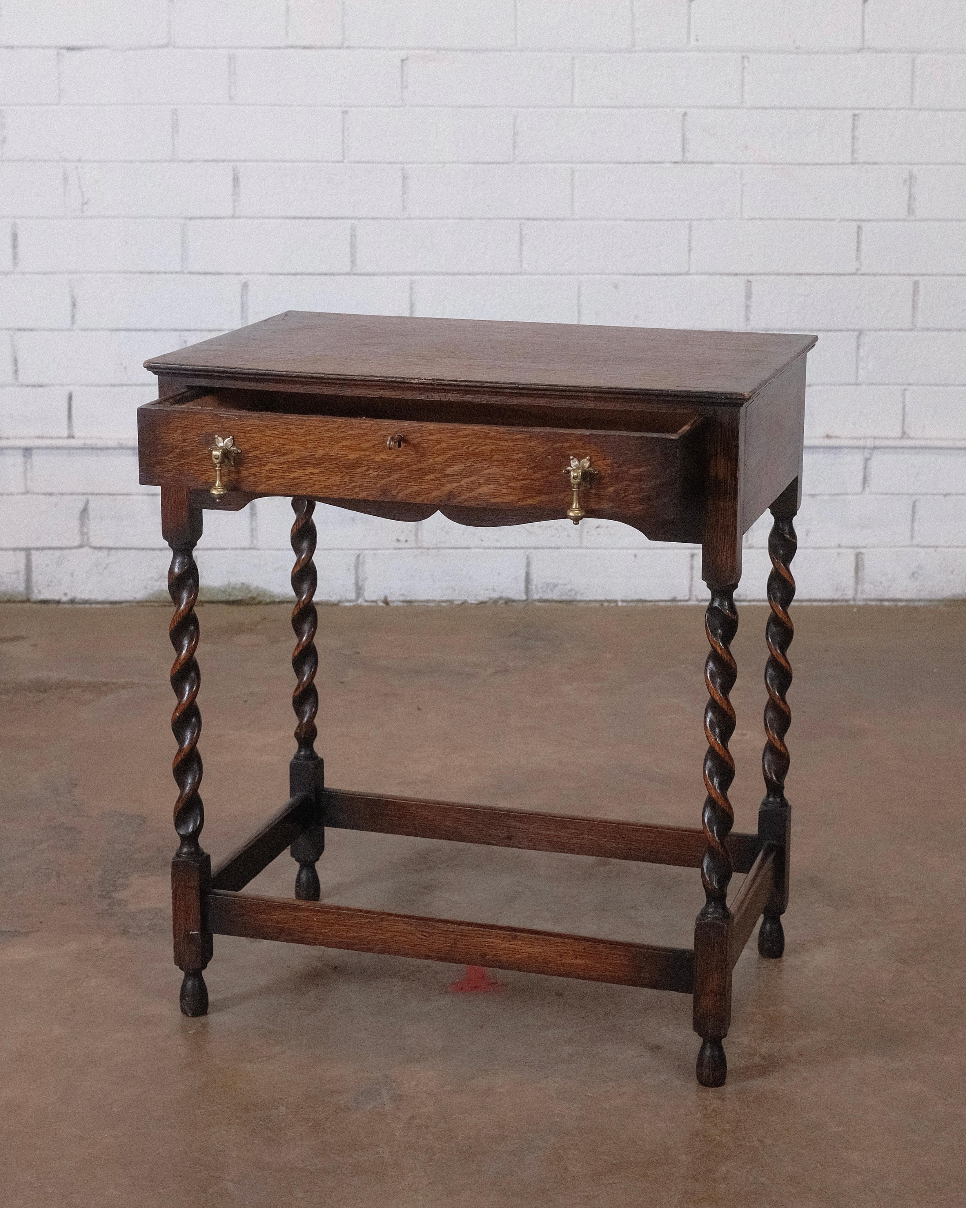 English Edwardian Oak Side Table, c. 1900 For Sale
