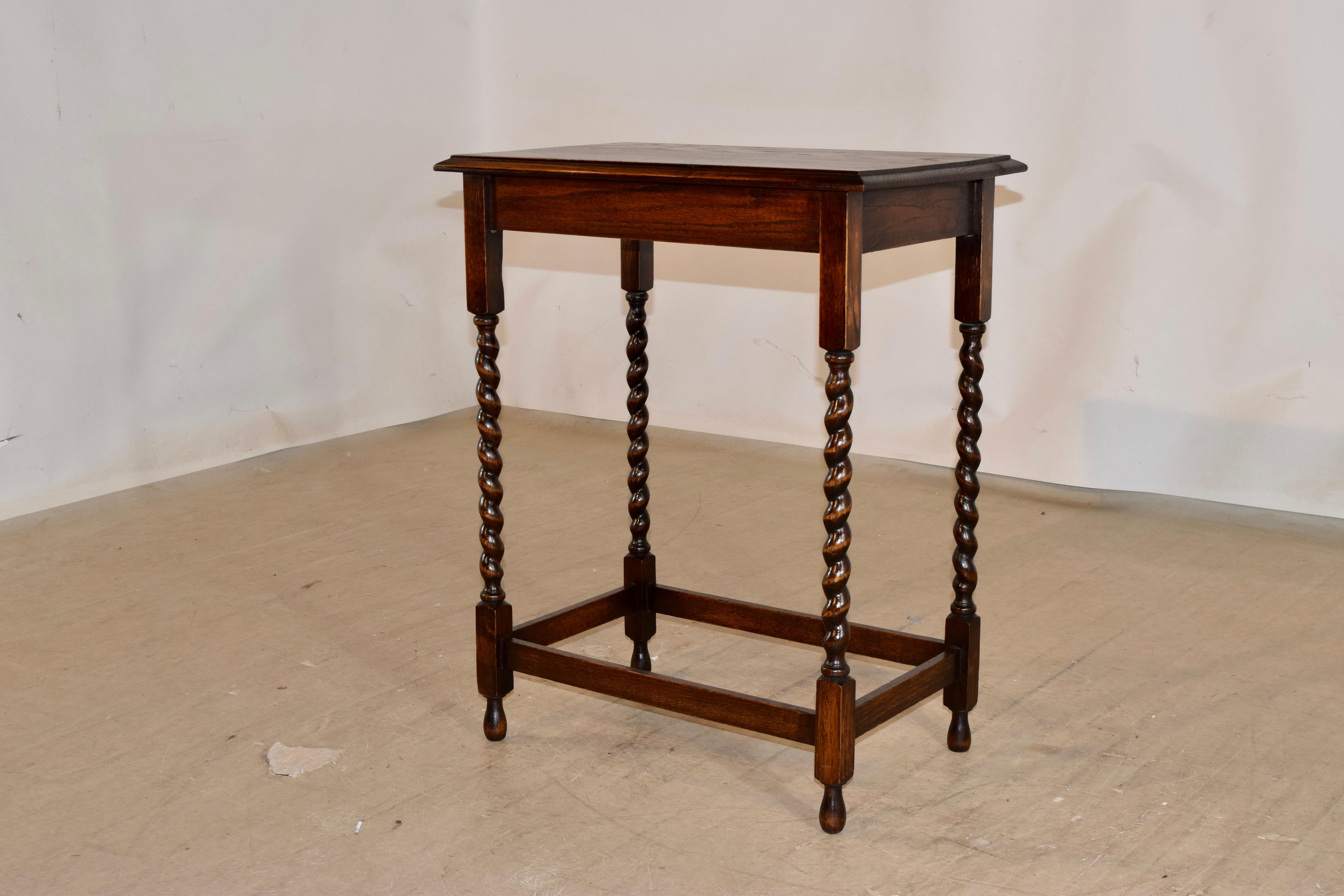Edwardian Oak Side Table, c.1900 In Good Condition In High Point, NC