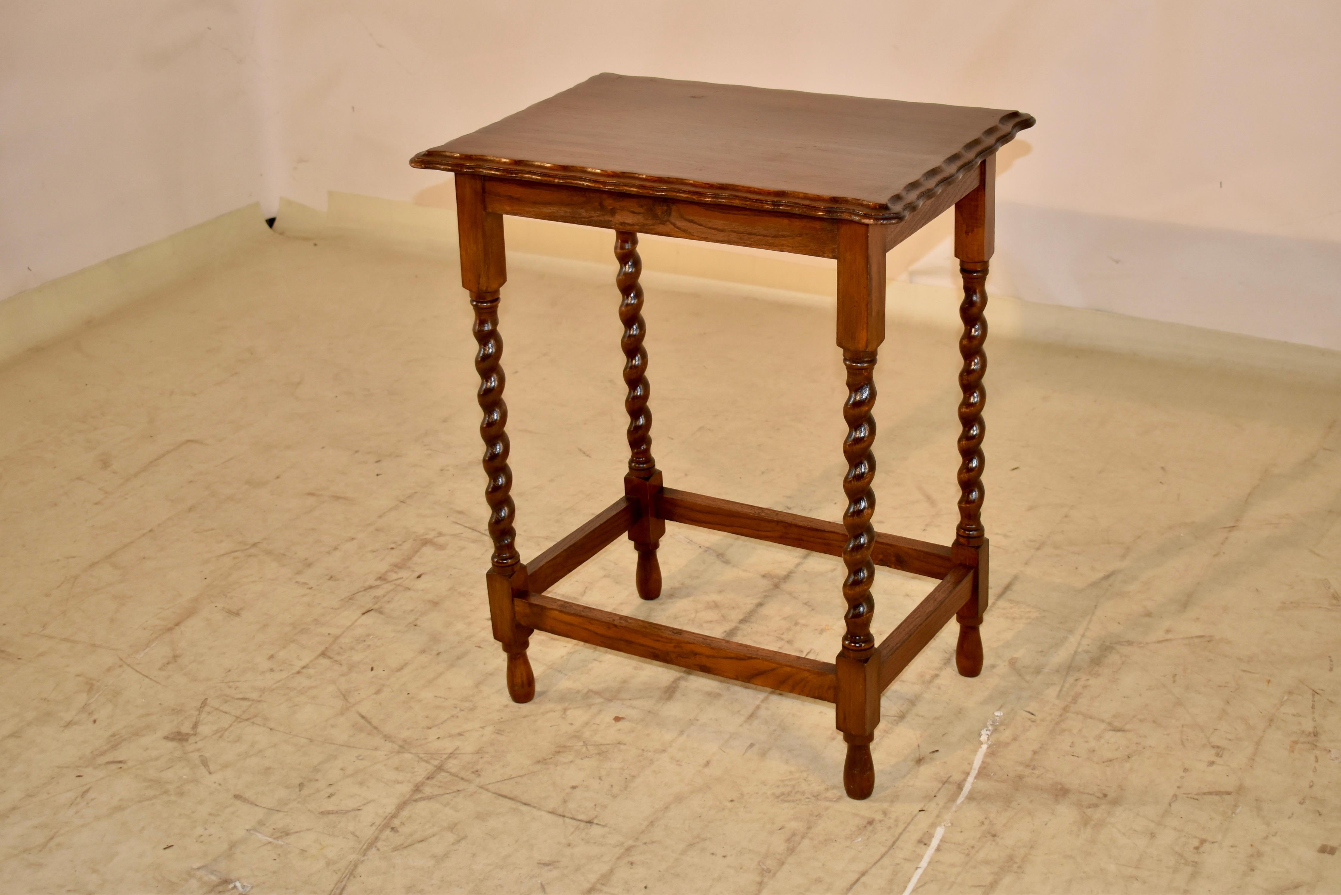 Anglais Table d'appoint en chêne de l'époque édouardienne, vers 1900 en vente