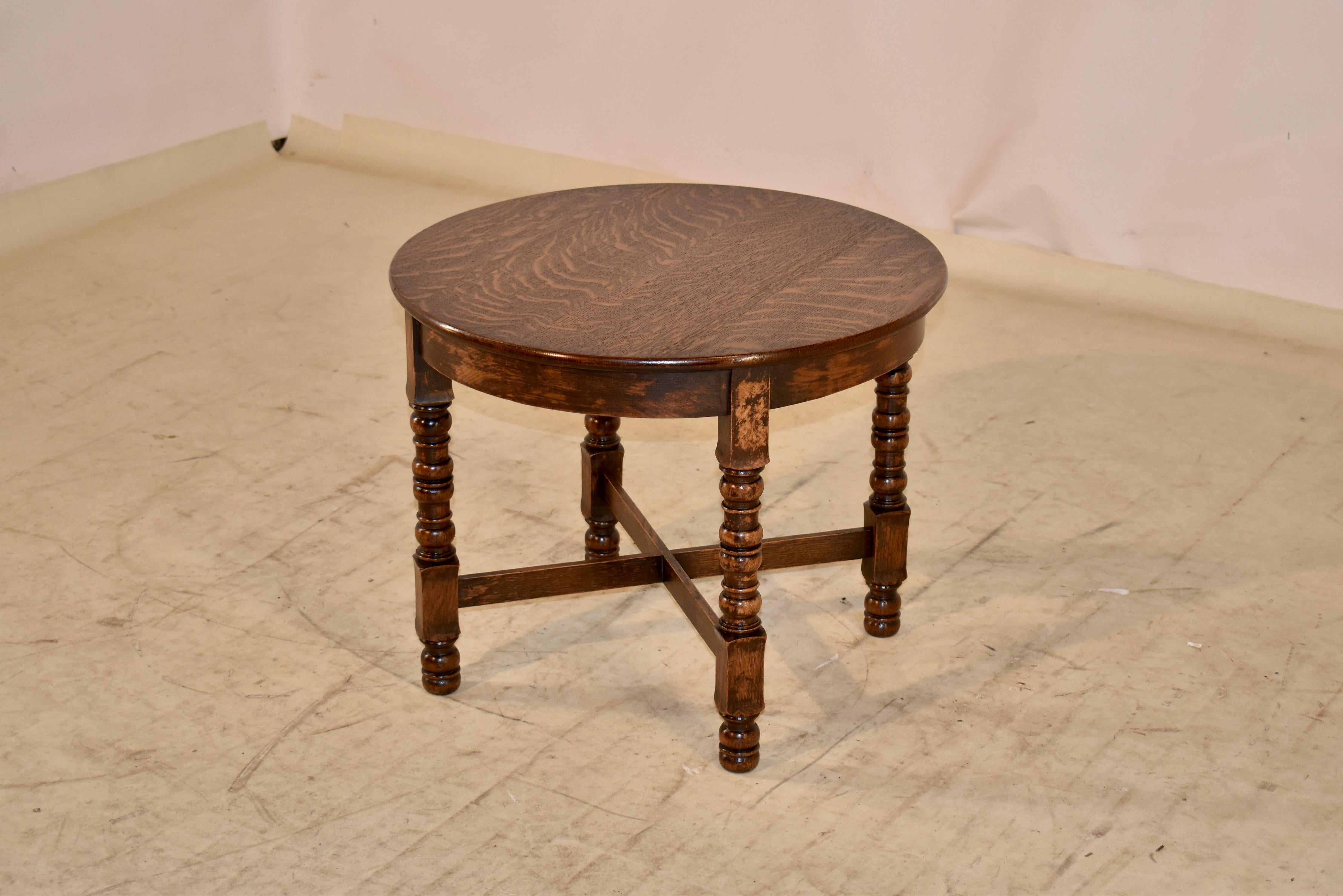 Edwardian Oak Side Table, circa 1900 In Good Condition For Sale In High Point, NC