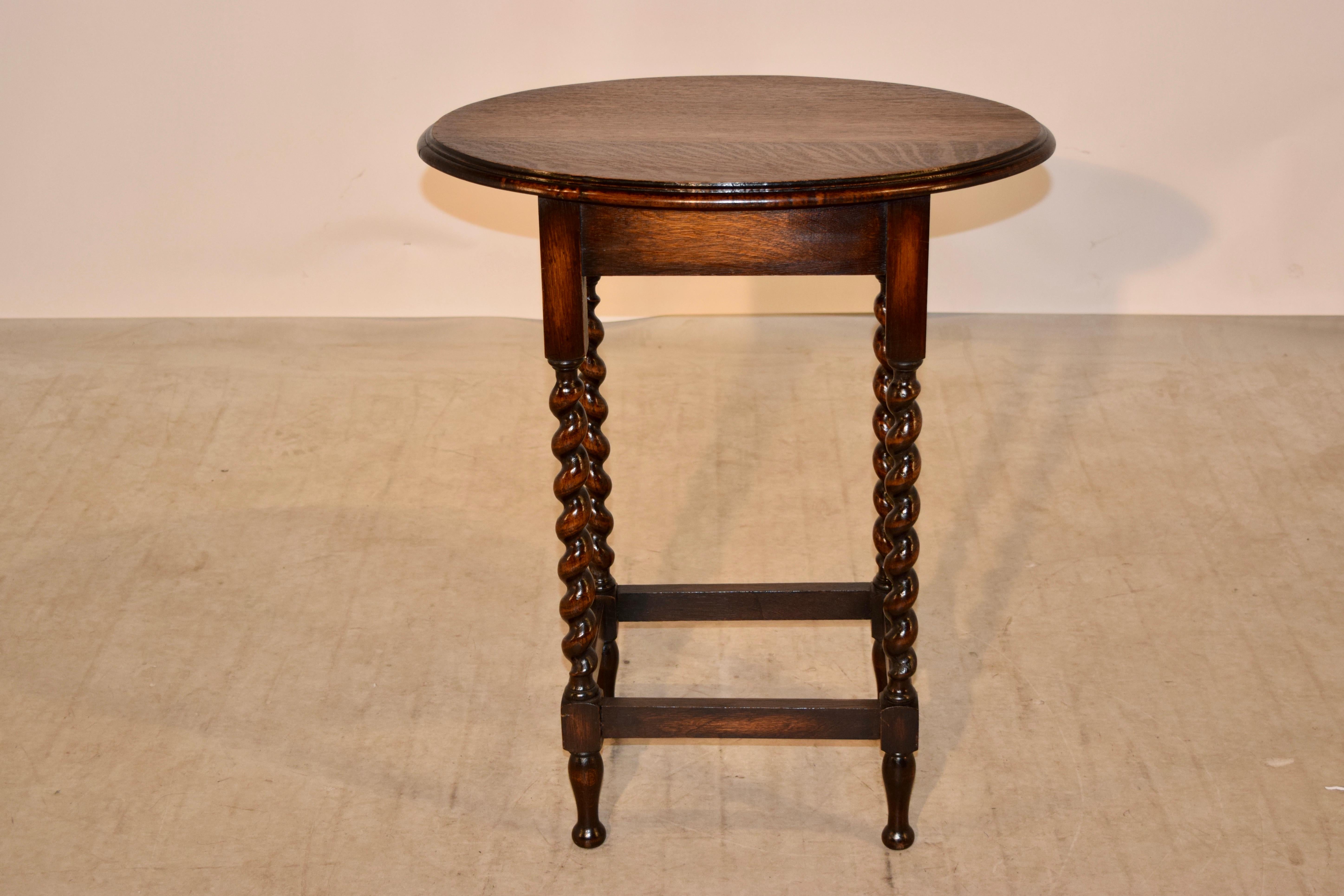 Edwardian Oak Side Table In Good Condition In High Point, NC