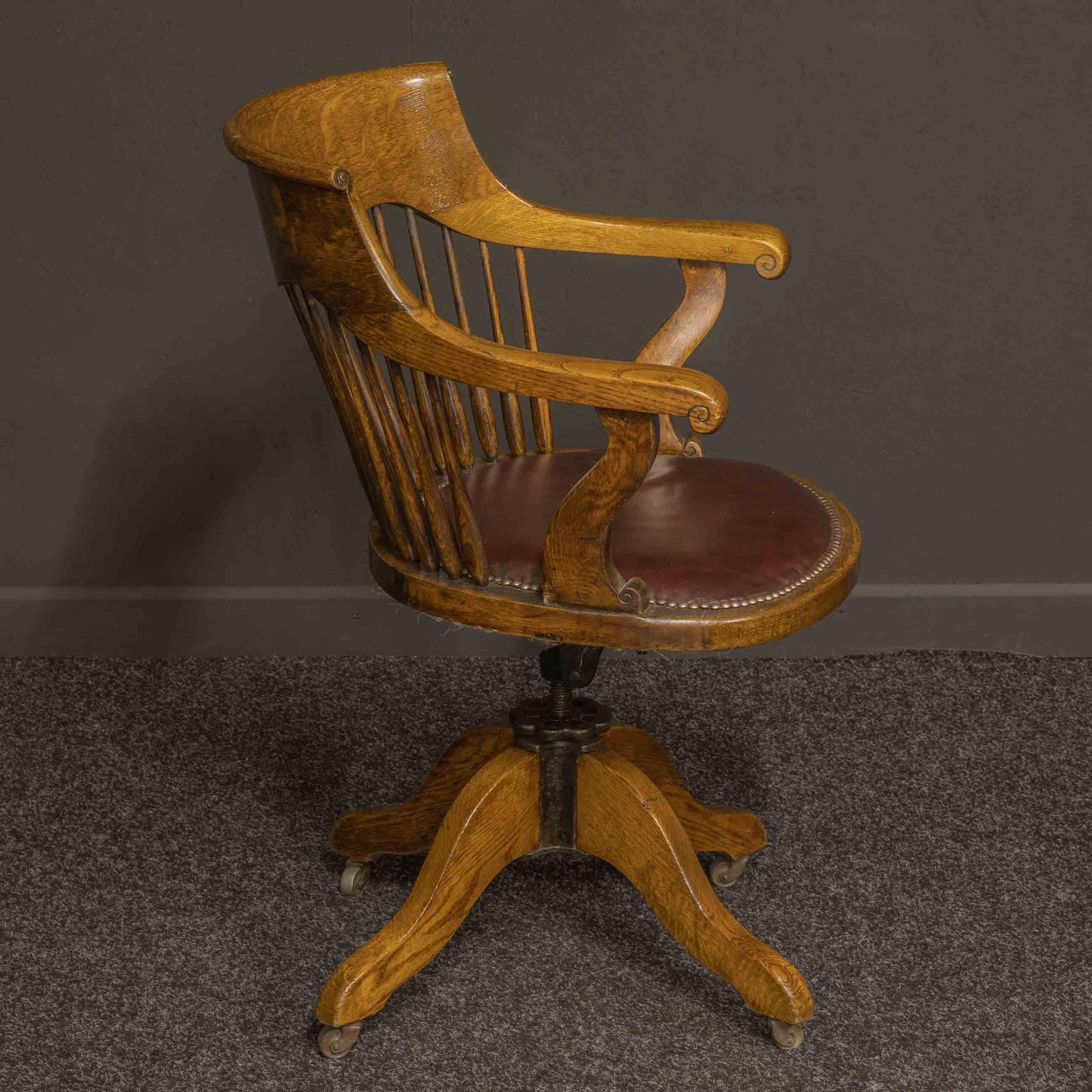 Edwardian Oak Swivel Chair In Good Condition In Manchester, GB