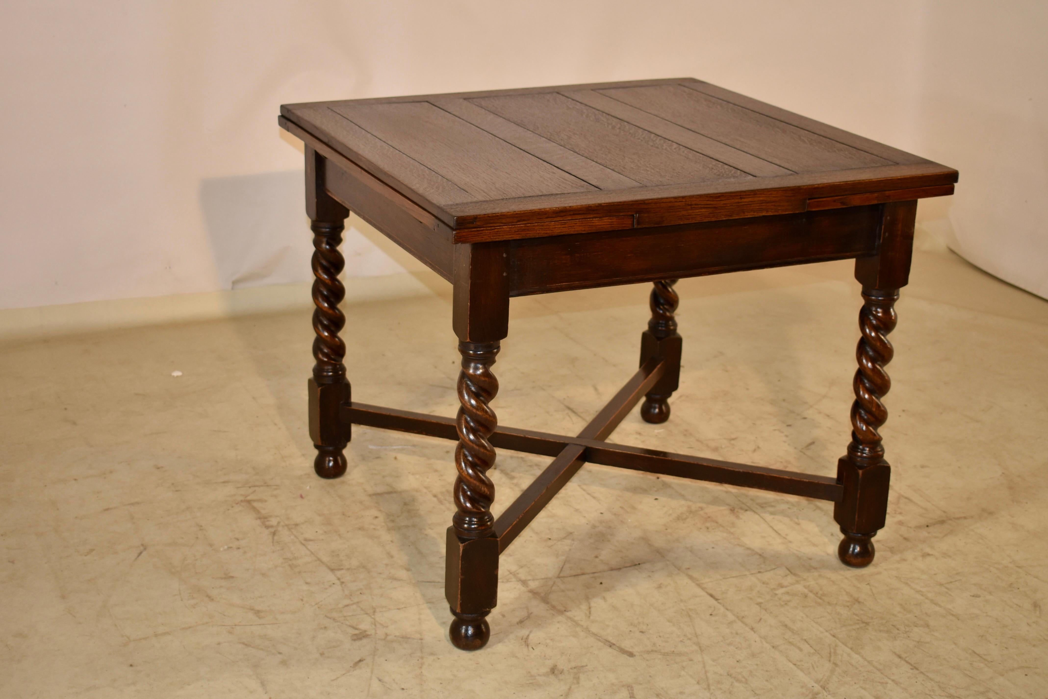 Edwardian Oak Table with Draw-Leaves, C. 1900 In Good Condition In High Point, NC