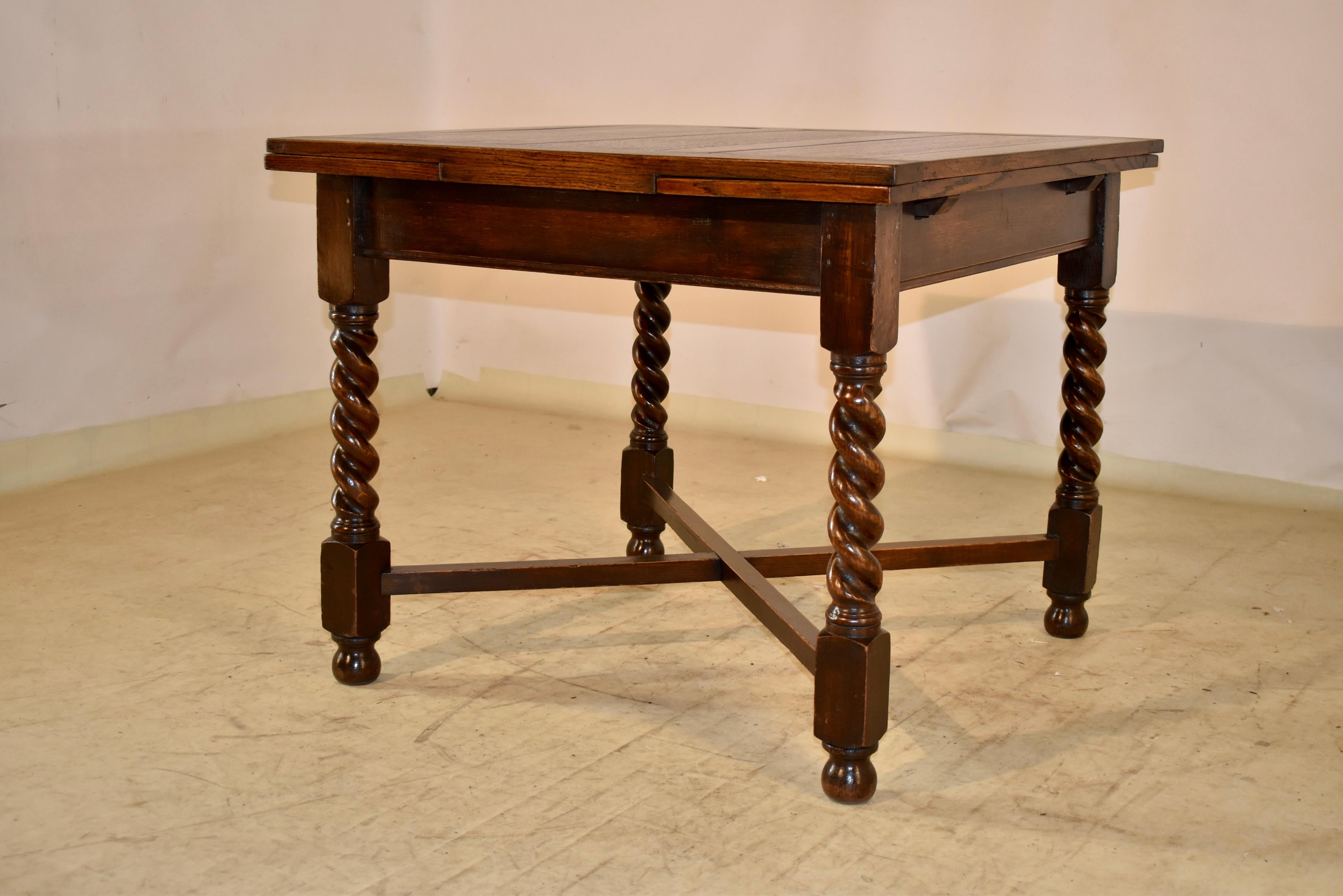 Early 20th Century Edwardian Oak Table with Draw-Leaves, C. 1900