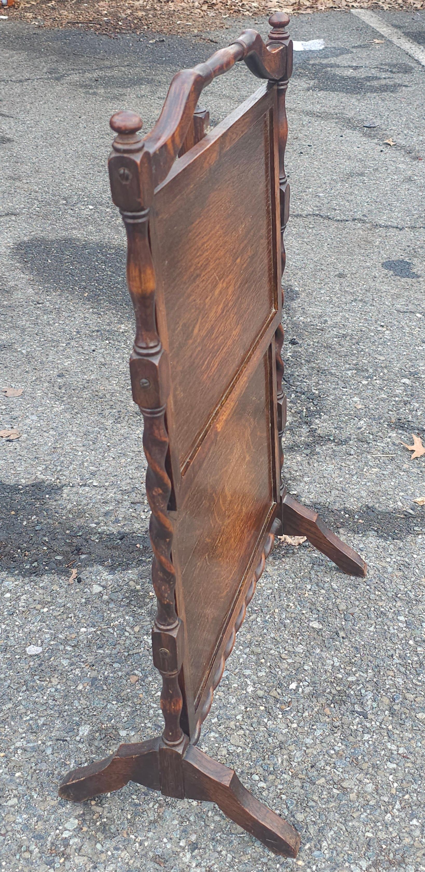 19th Century Edwardian Oak Tiered Barley Twist Free Standing Folding Etagere, C. 1900 For Sale