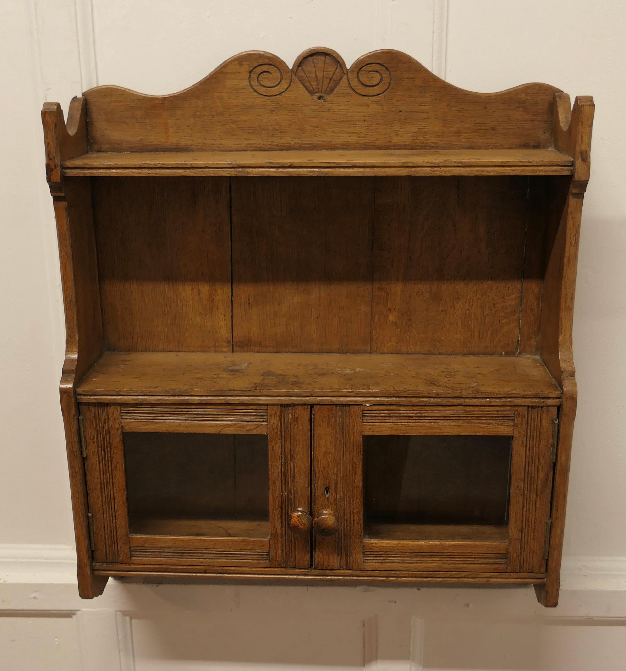 Edwardian Oak Wall Cabinet    In Good Condition In Chillerton, Isle of Wight