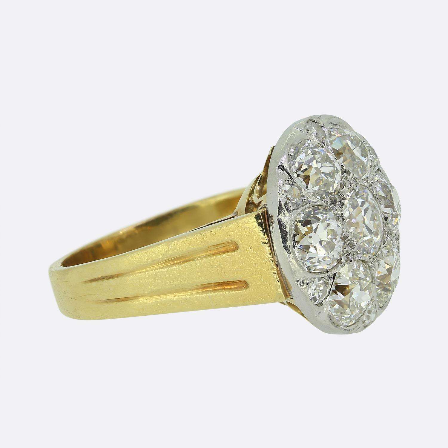 Edwardianischer Altschliff-Diamant-Cluster-Ring (Alteuropäischer Schliff) im Angebot