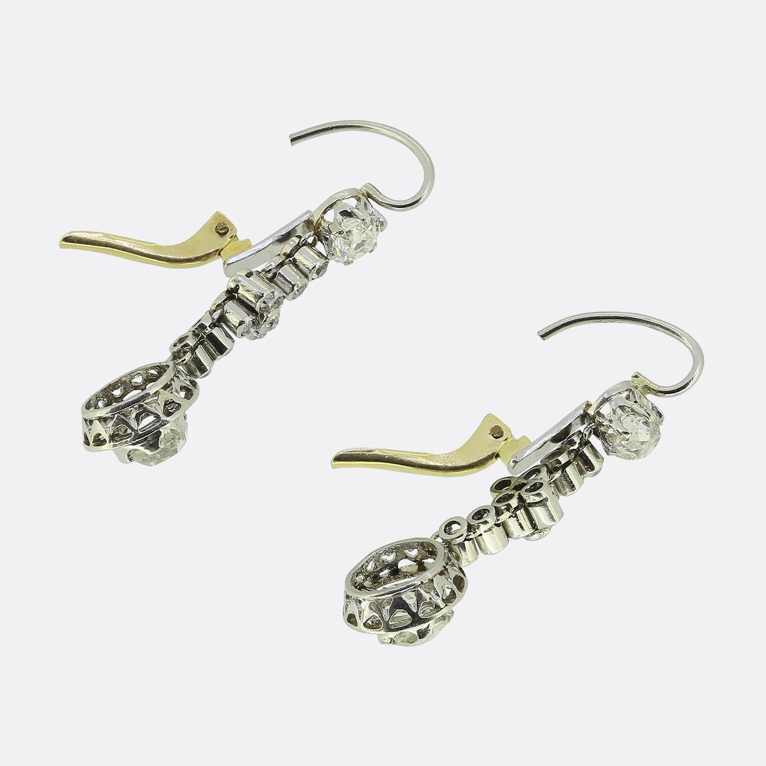 Boucles d'oreilles pendantes édouardiennes en diamant taille ancienne Bon état - En vente à London, GB