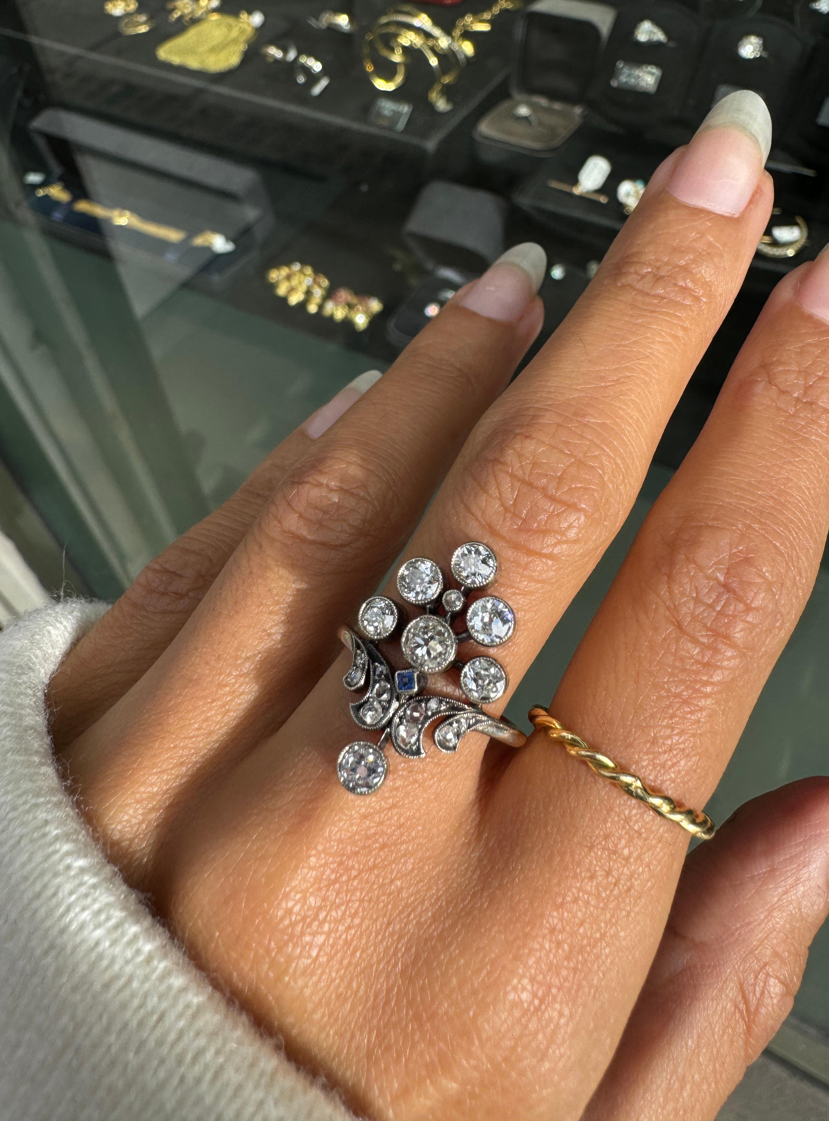 Bague de cocktail en argent et or 18 carats avec diamants et saphirs de taille ancienne, de style édouardien Bon état - En vente à London, GB