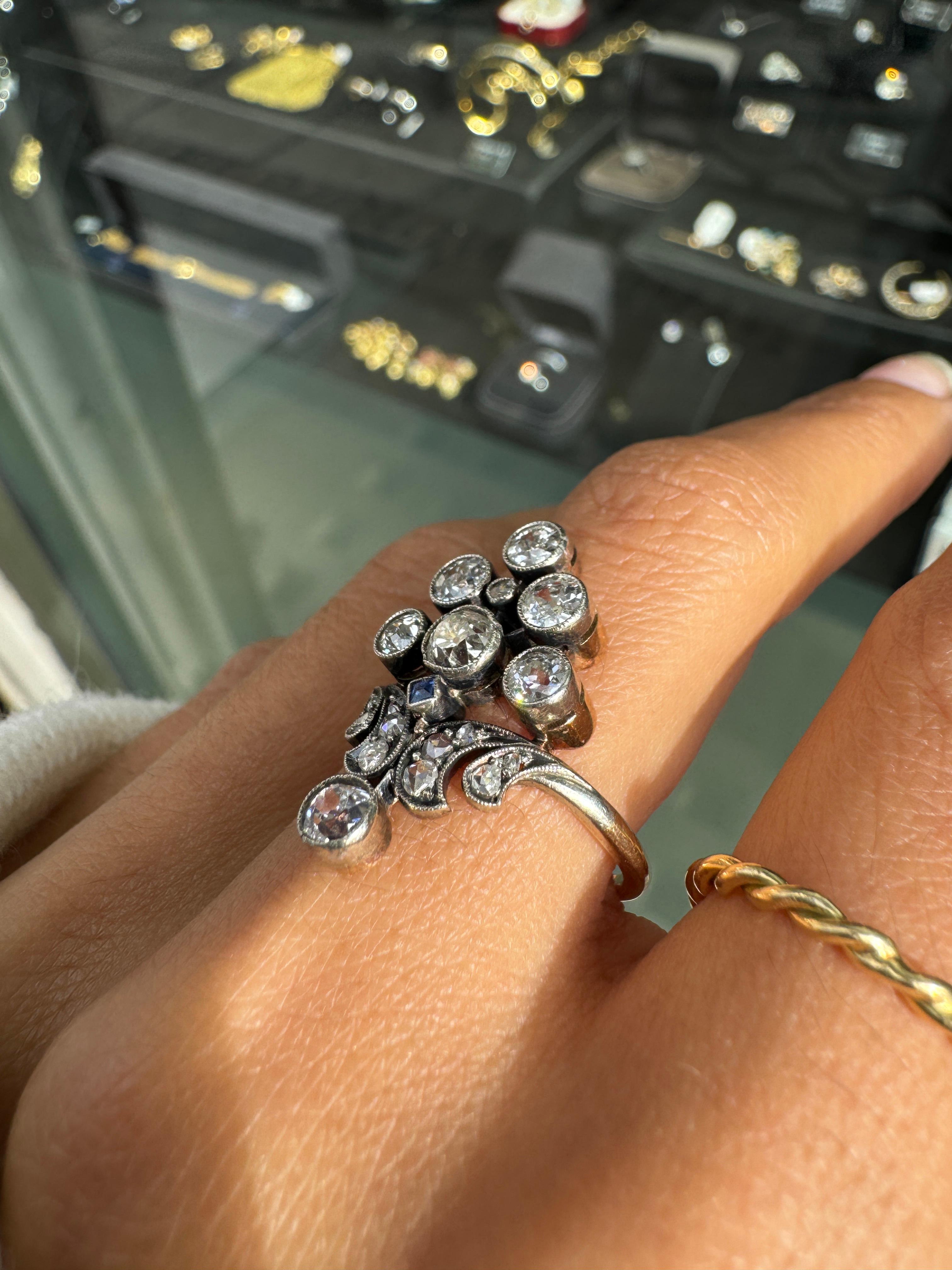 Bague de cocktail en argent et or 18 carats avec diamants et saphirs de taille ancienne, de style édouardien en vente 2
