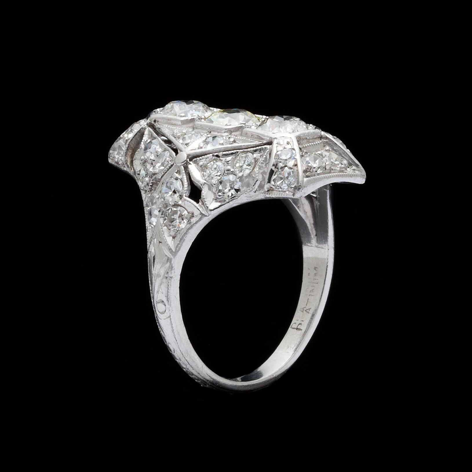 Bague de soirée édouardienne en diamant taille vieille Europe, vers 1915 Excellent état - En vente à San Francisco, CA