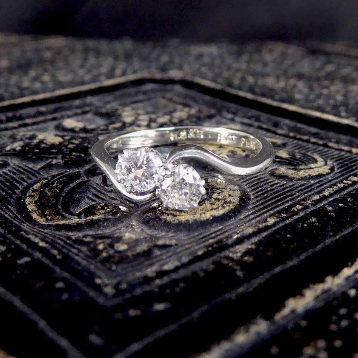 Edwardian Old European Cut Diamond Toi Et Moi Ring in 18ct White Gold & Platinum For Sale 4