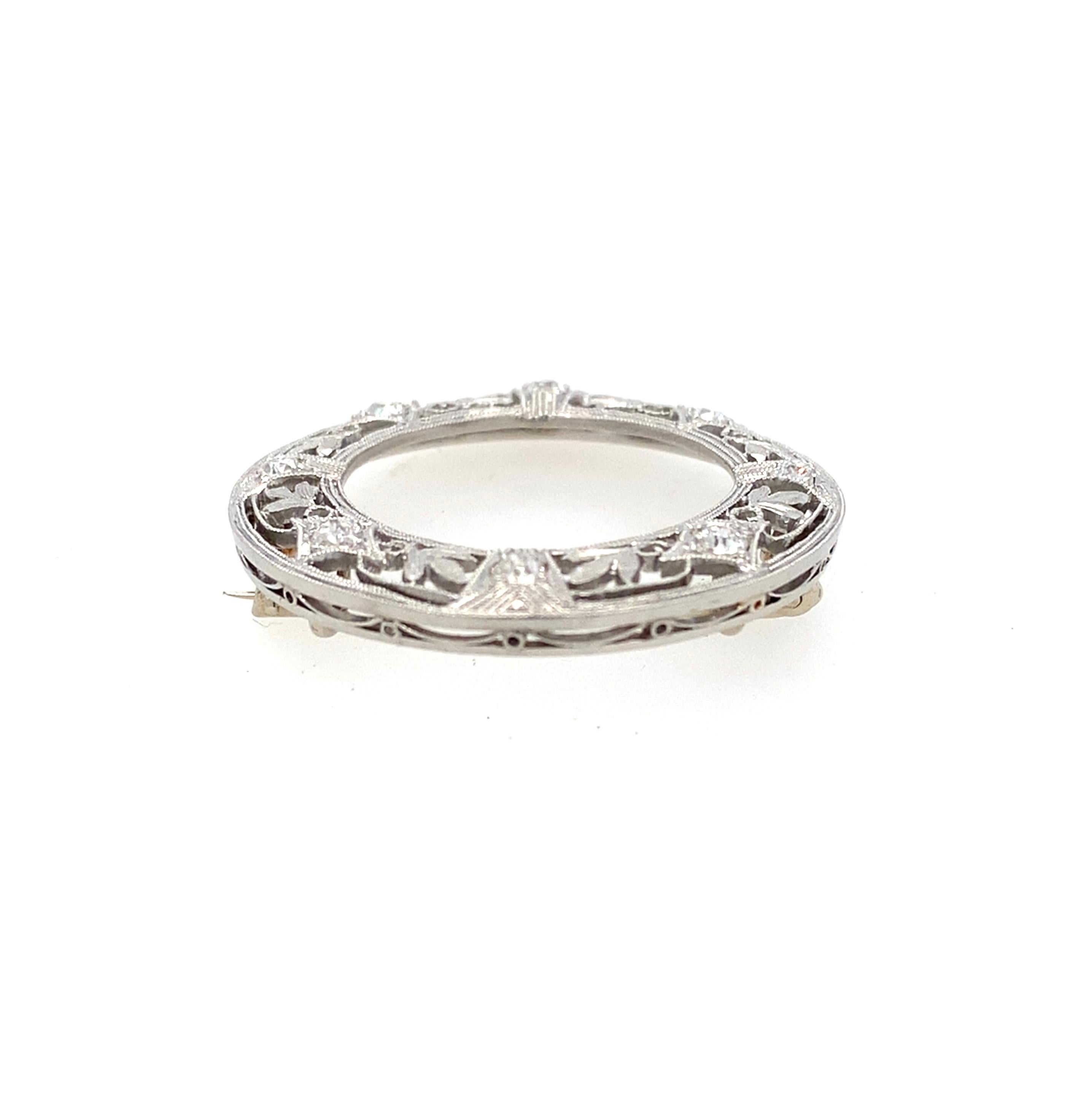 Women's or Men's Edwardian Old Mine-Cut  and Old European-Cut Diamond Platinum Circle Pin/Pendant For Sale