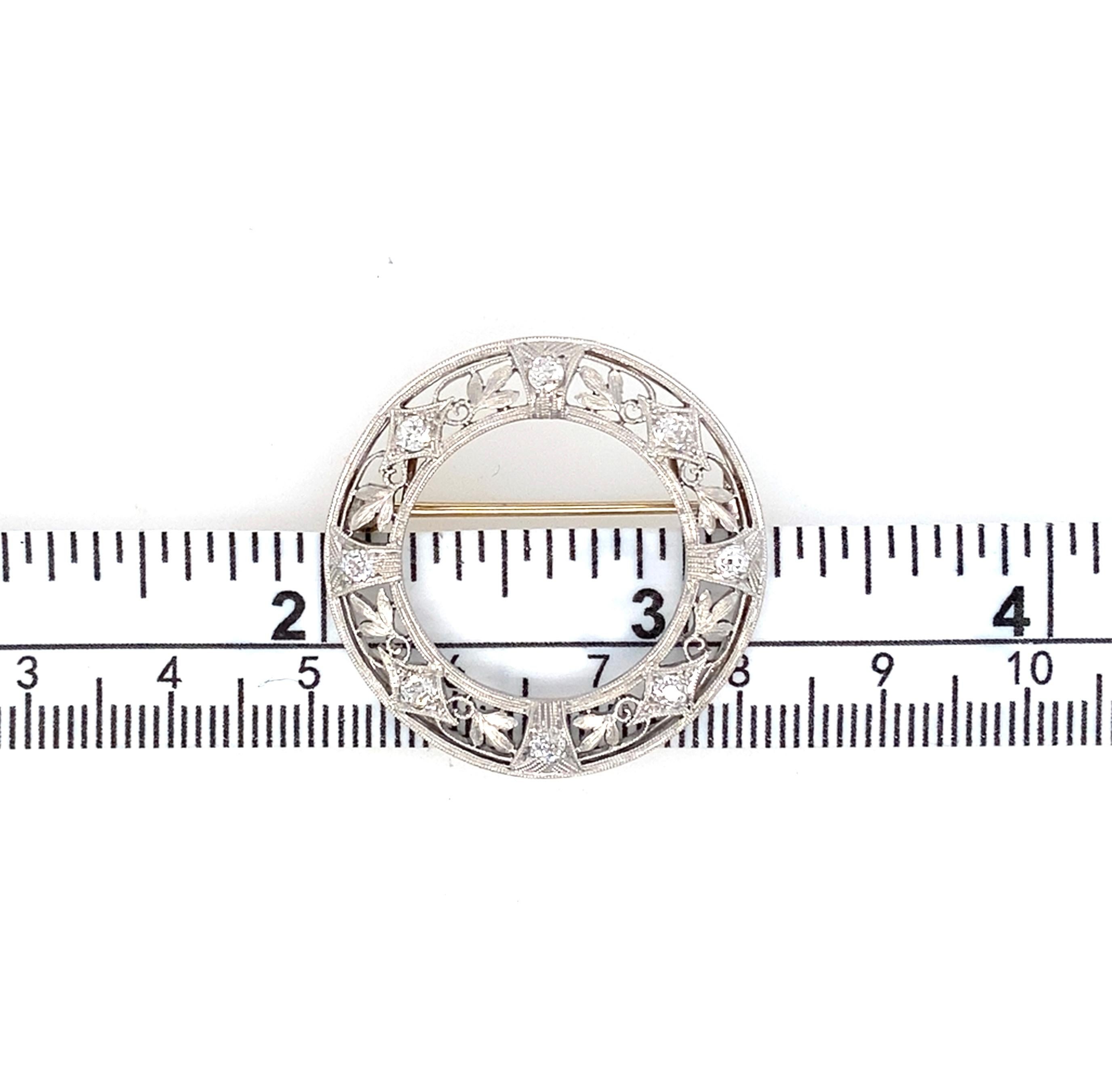 Edwardian Old Mine-Cut  and Old European-Cut Diamond Platinum Circle Pin/Pendant For Sale 1