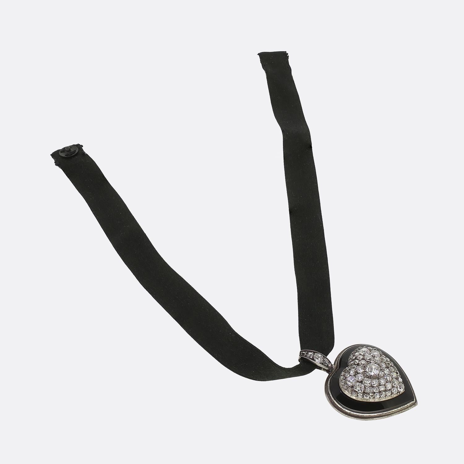 Taglio vecchia miniera Collana girocollo con cuore in onice e diamanti di epoca edoardiana in vendita