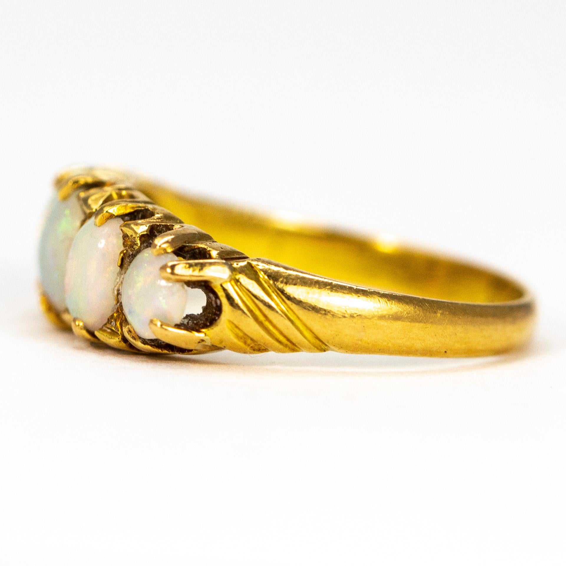 Edwardian Opal and 18 Carat Gold Five-Stone Ring In Good Condition In Chipping Campden, GB