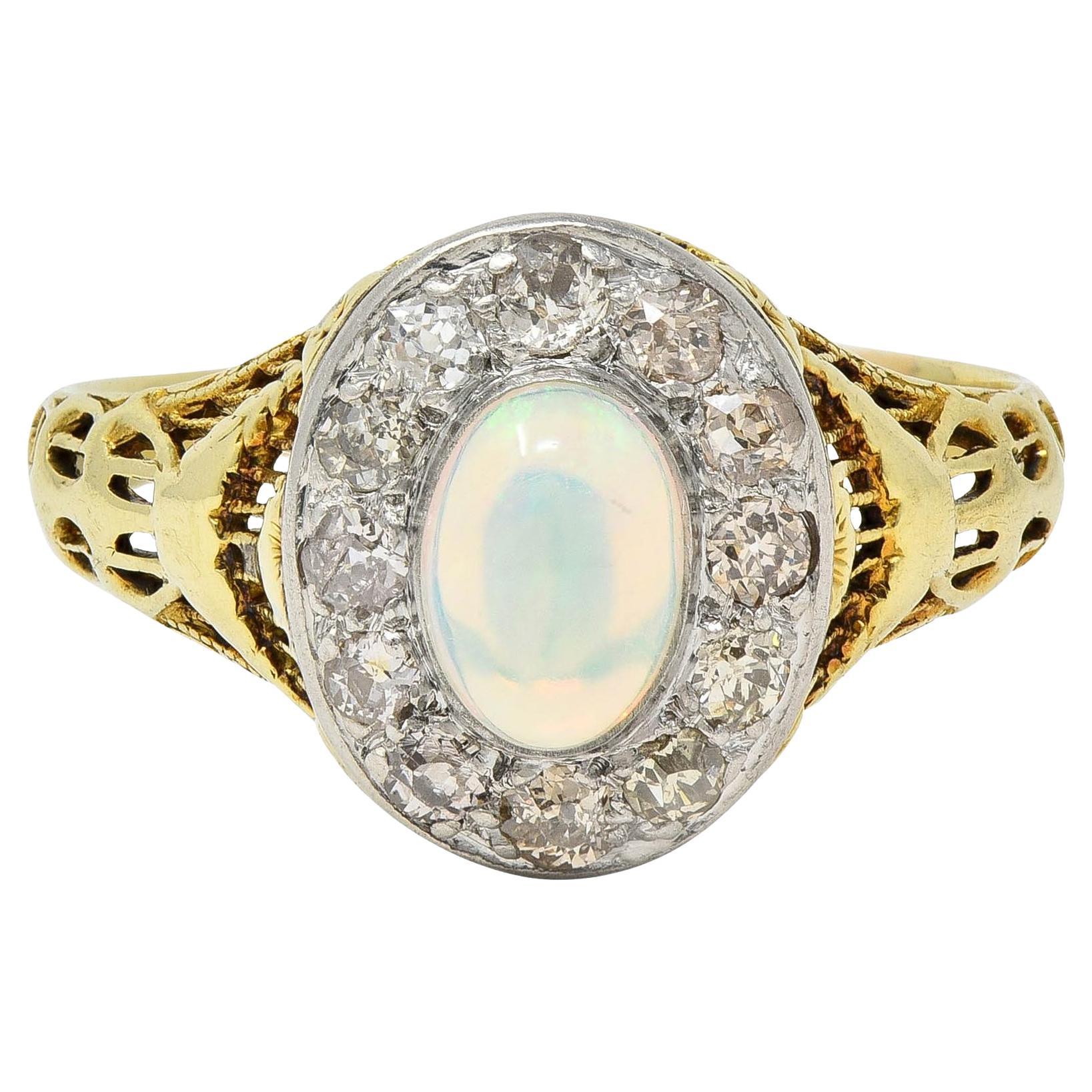 Antiker edwardianischer Opal Diamant Platin 14 Karat Gold Antiker Garland Halo Ring