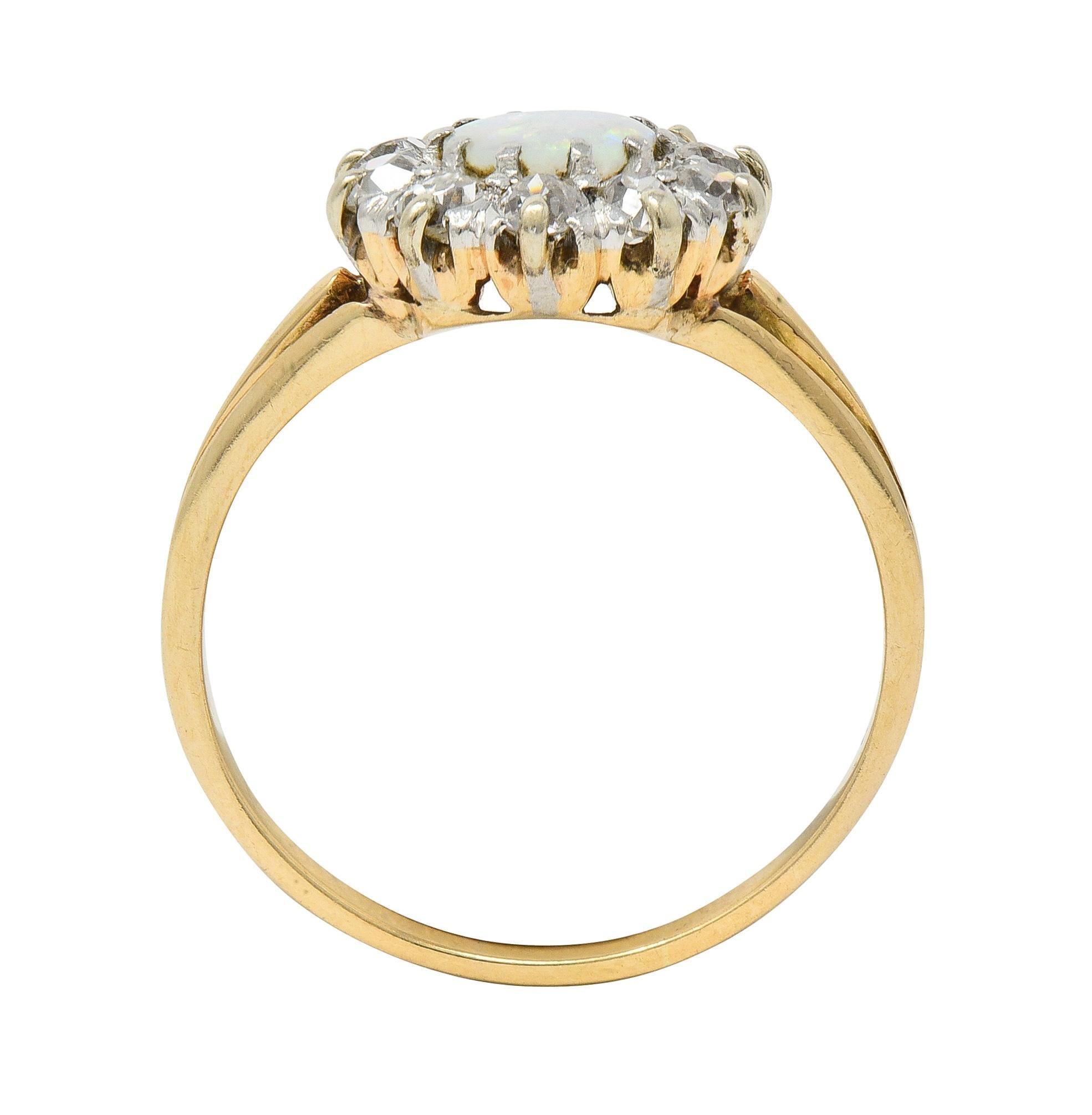 Antiker edwardianischer Opal-Diamant-Platin 14 Karat Gelbgold-Halo-Ring im Zustand „Hervorragend“ im Angebot in Philadelphia, PA