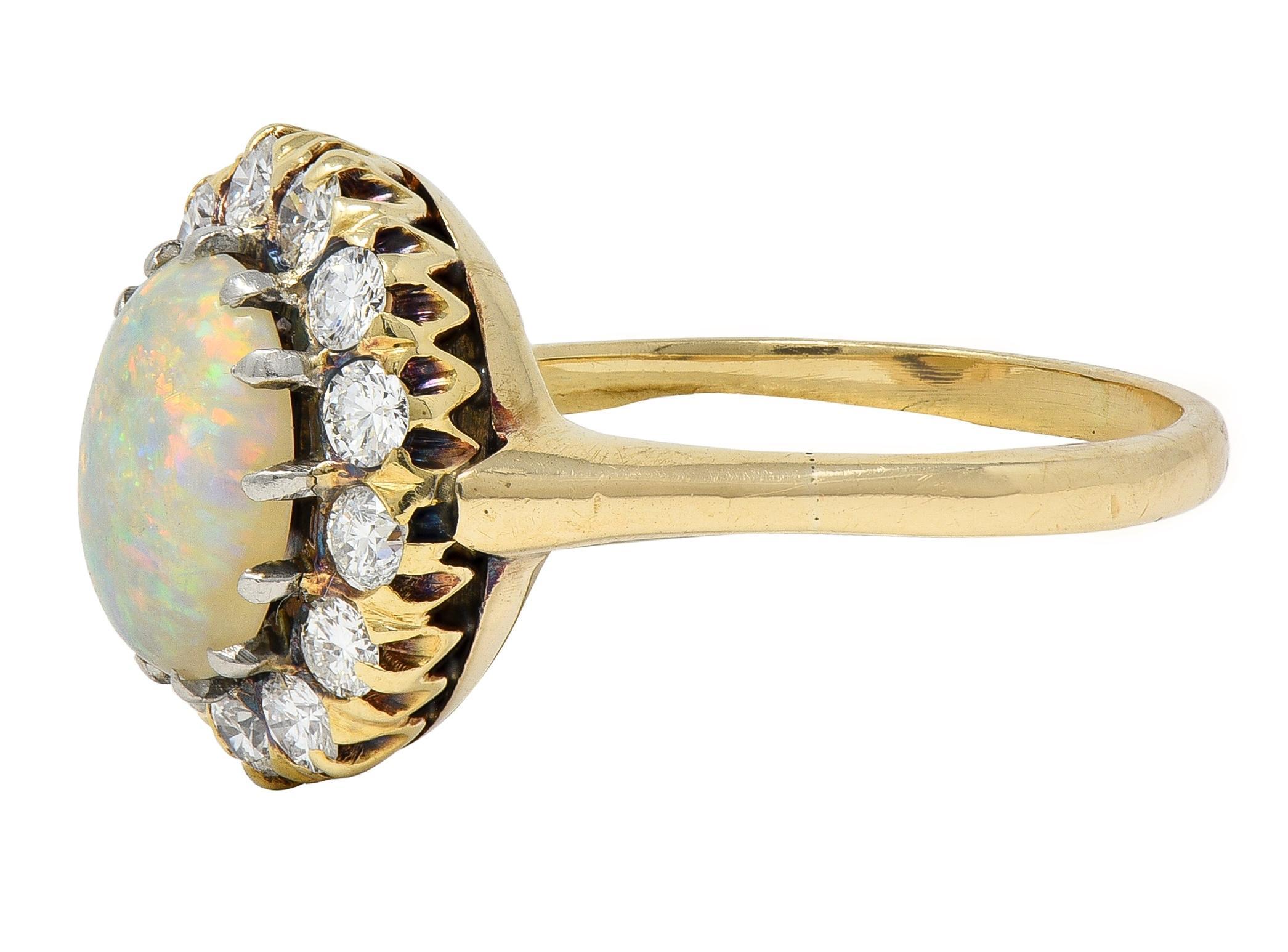 Antiker edwardianischer Opal-Diamant-Platin 14 Karat Gelbgold-Halo-Ring im Zustand „Hervorragend“ im Angebot in Philadelphia, PA