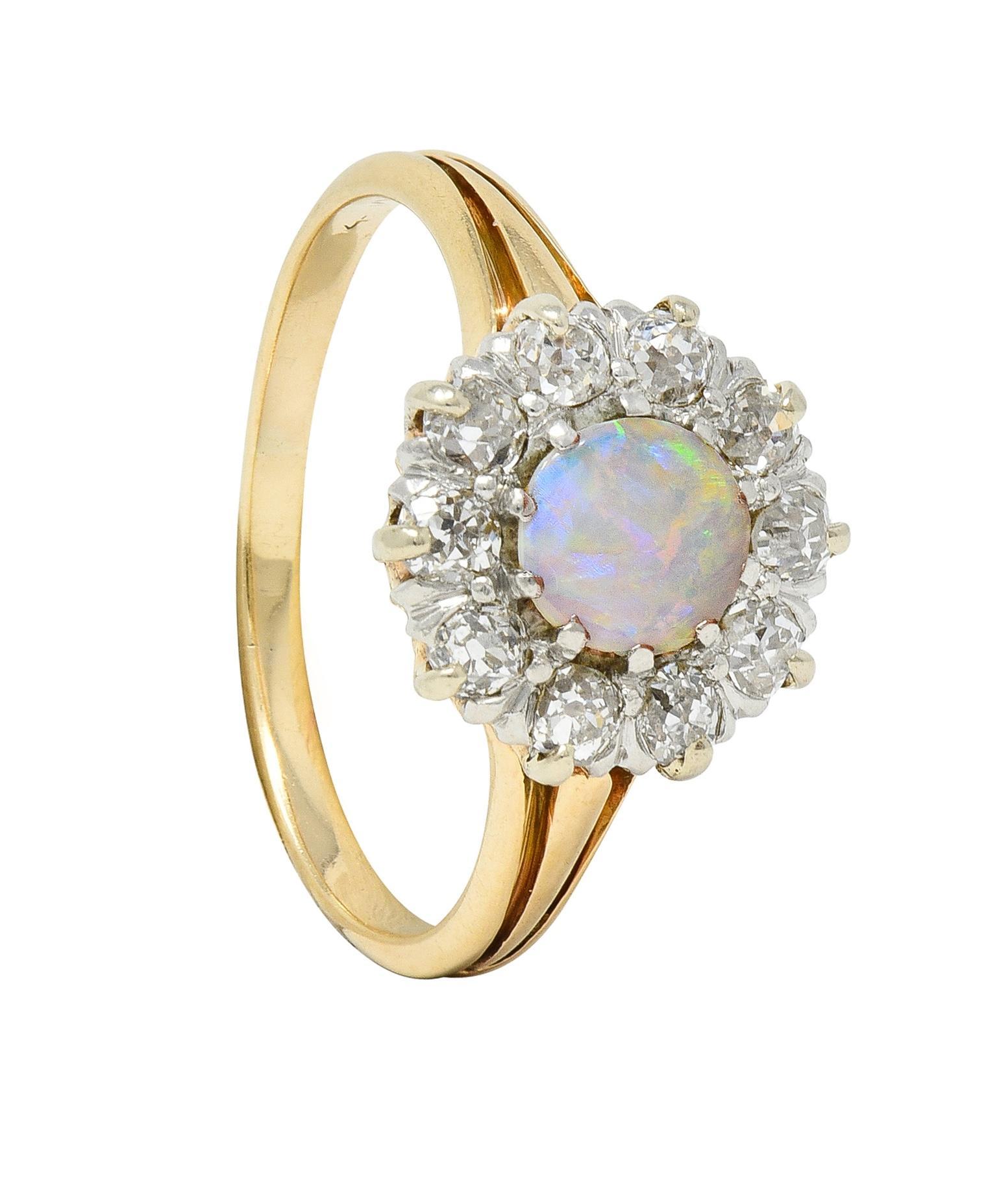 Antiker edwardianischer Opal-Diamant-Platin 14 Karat Gelbgold-Halo-Ring im Angebot 5