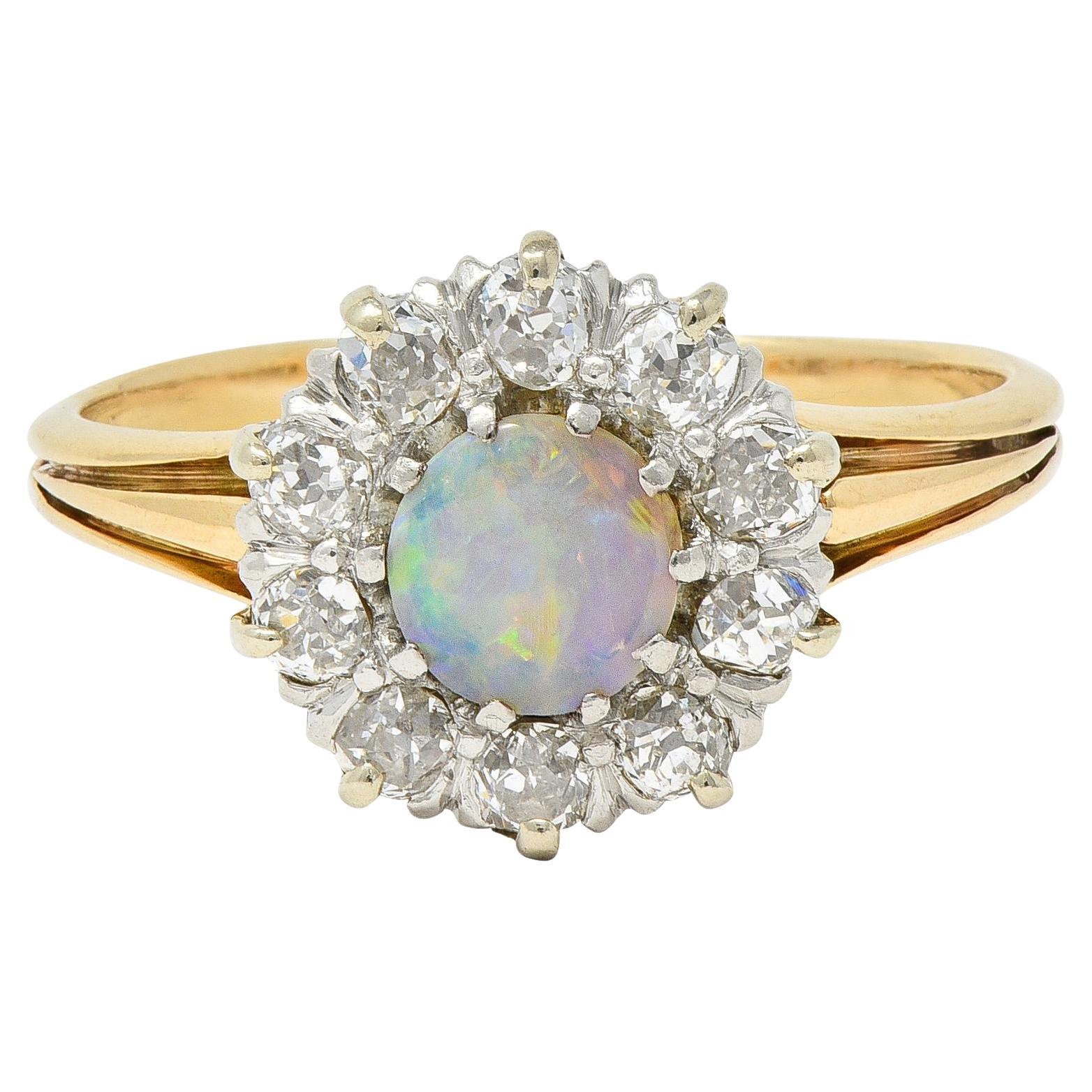 Antiker edwardianischer Opal-Diamant-Platin 14 Karat Gelbgold-Halo-Ring