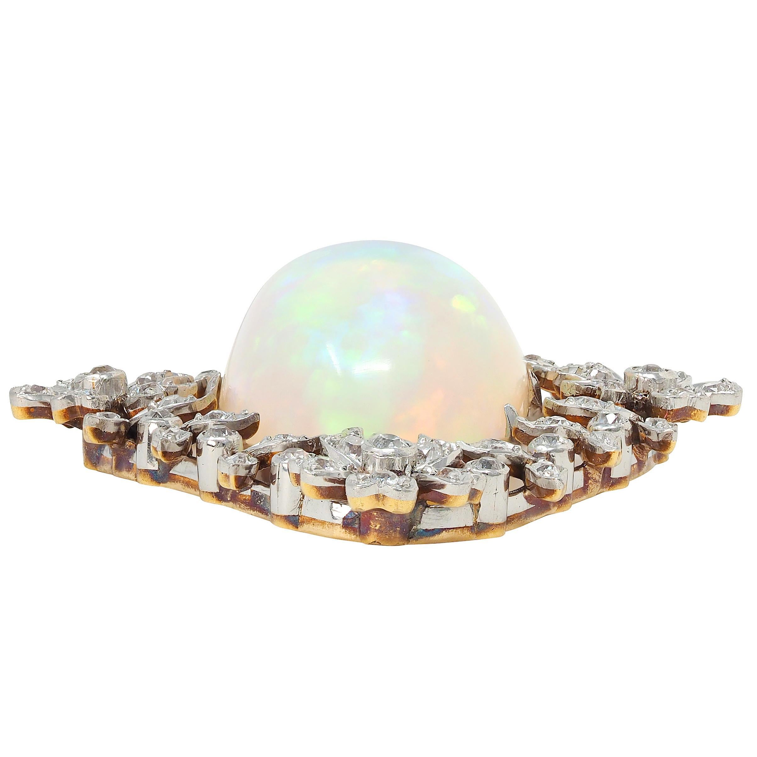 Collana edoardiana con diamante opale e platino in oro 18 carati con pendente antico a ghirlanda in vendita 3