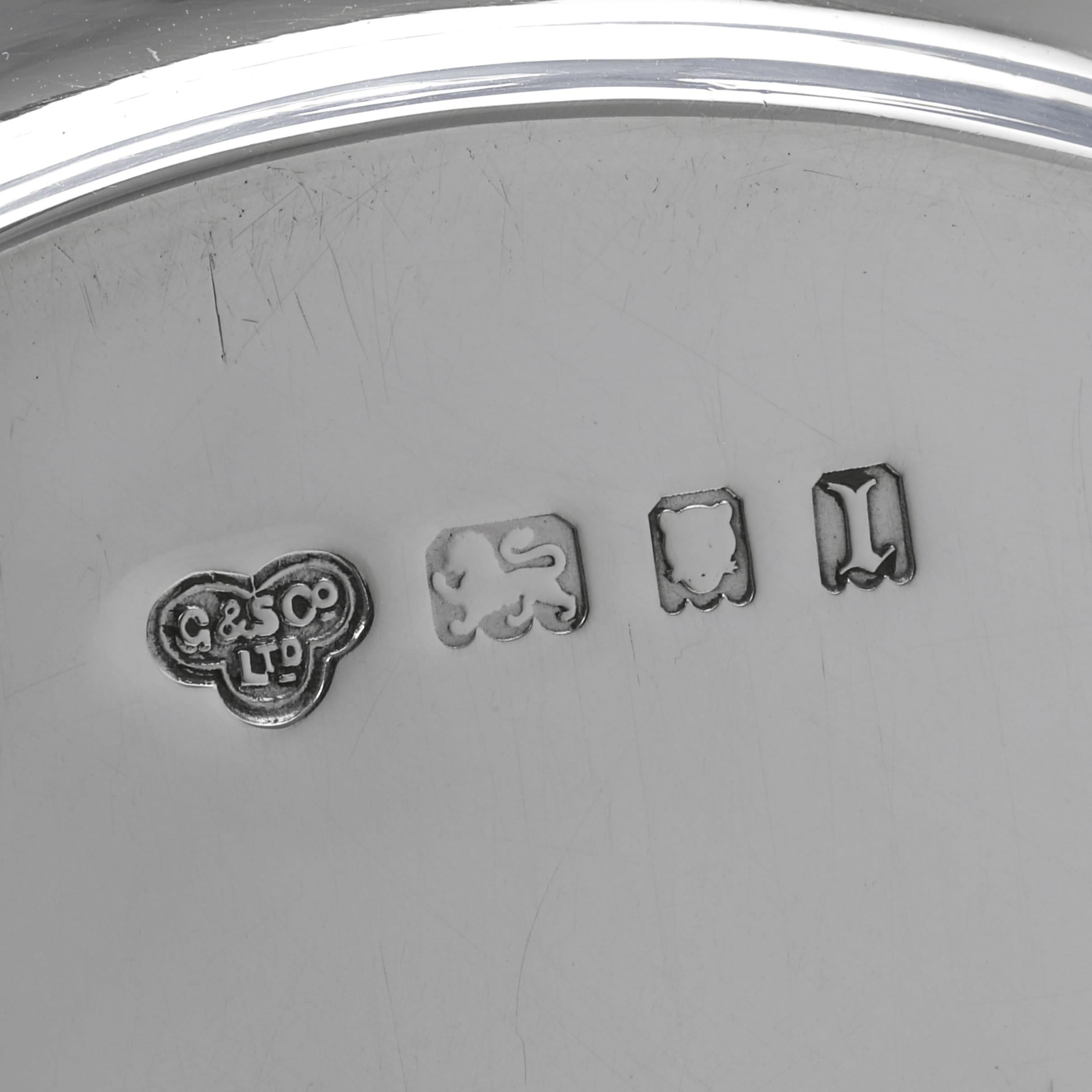 Début du 20ème siècle Plateau édouardien en argent sterling orné fabriqué à Londres en 1906 en vente