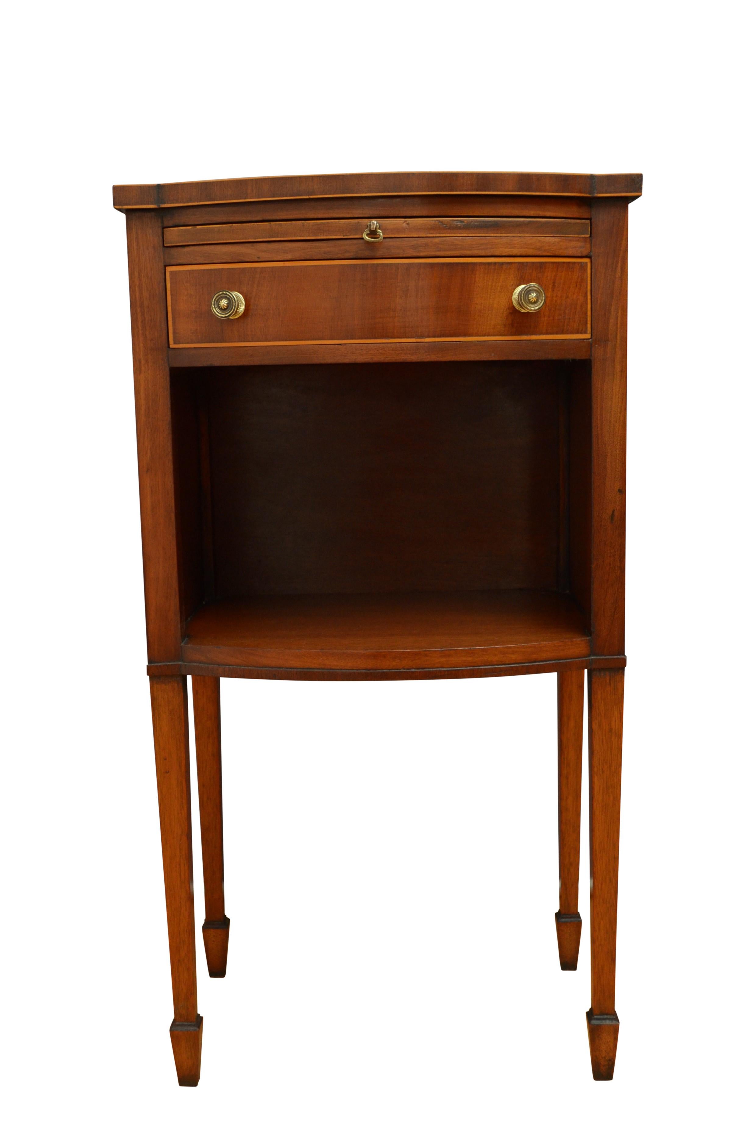 20th Century Edwardian Pair of Bedside Cabinets