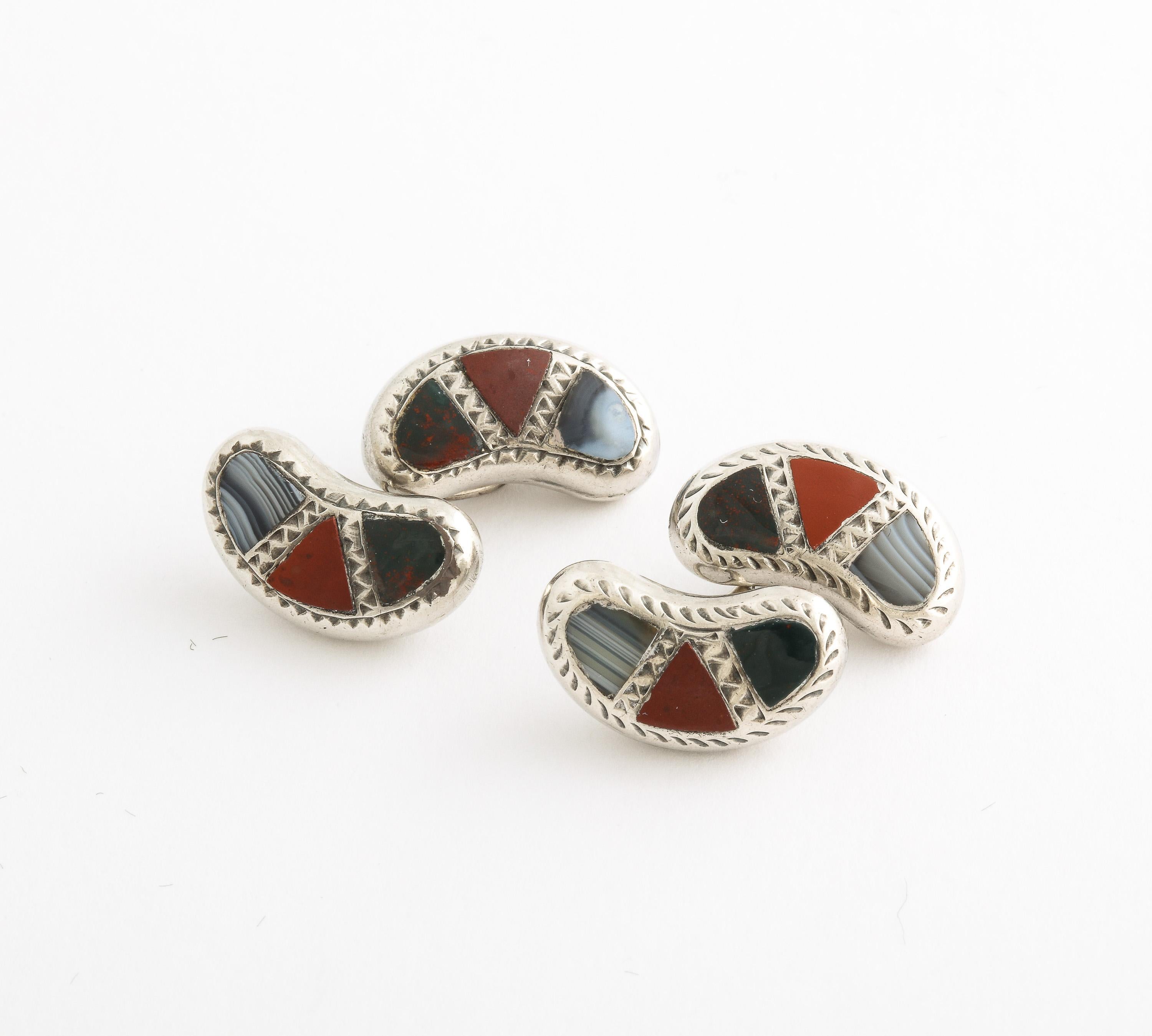 Edwardian Pair of Kidney-Shaped Scottish Agate and Sterling Silver Cuff Links In Good Condition For Sale In New York, NY