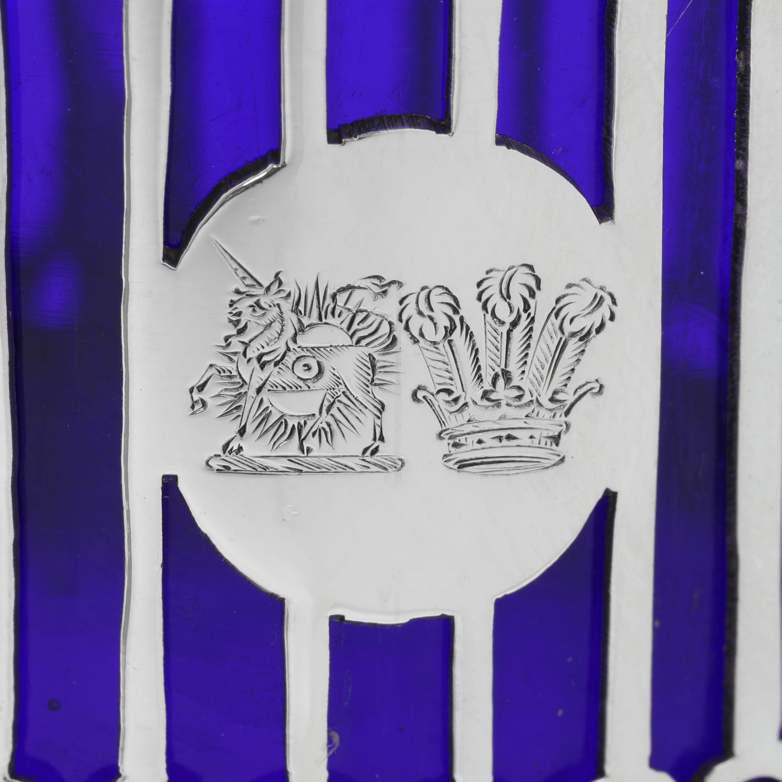 Pareja eduardiana de jarras de mostaza de plata de ley fabricadas en 1909 por Elkington & Co. principios del siglo XX en venta