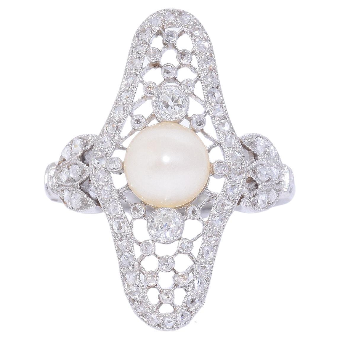 Ring aus edwardianischem Perlen und Diamanten im Angebot