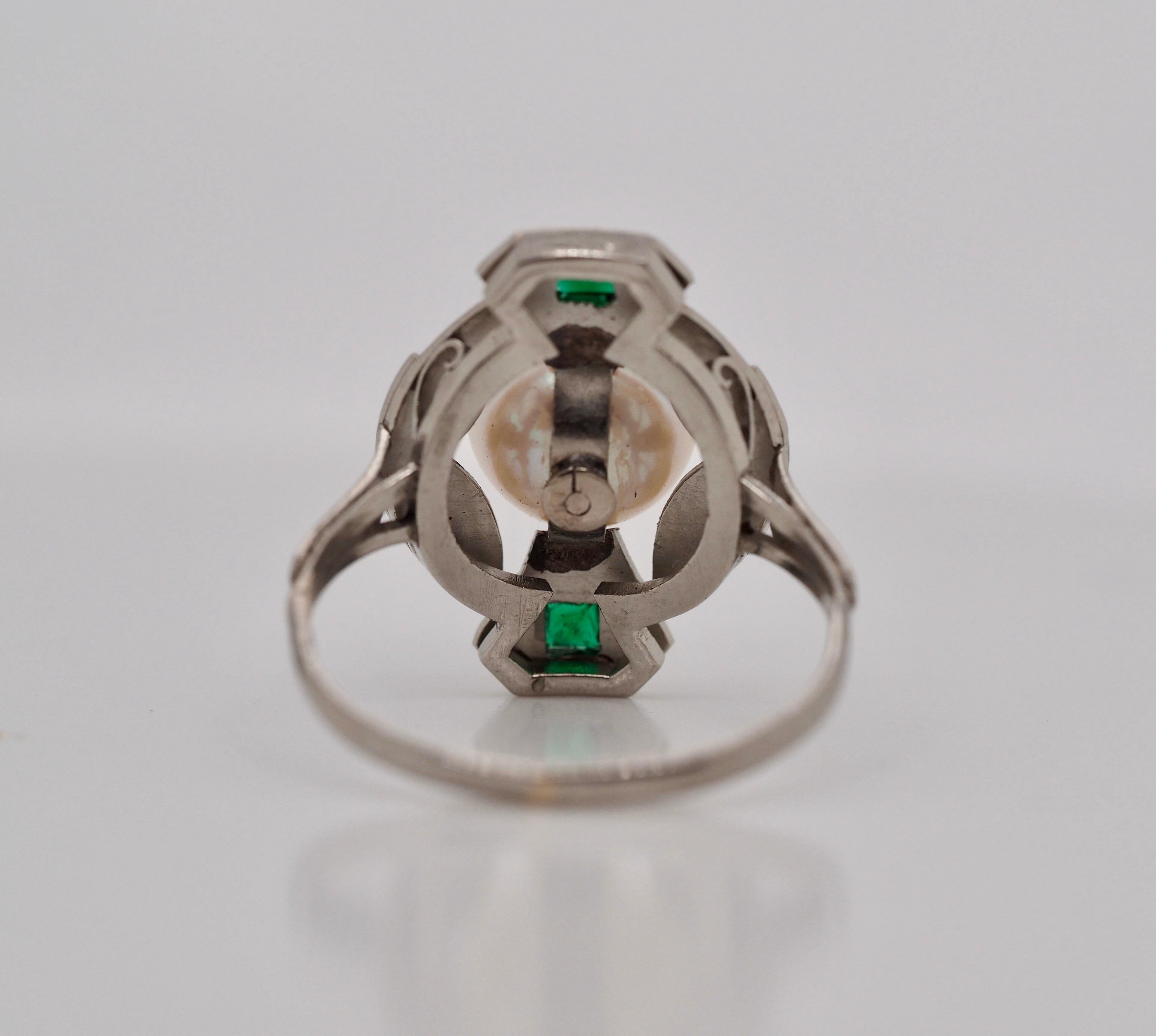 Edwardian Pearl and Emerald 18 Karat Ring, circa 1900s 3