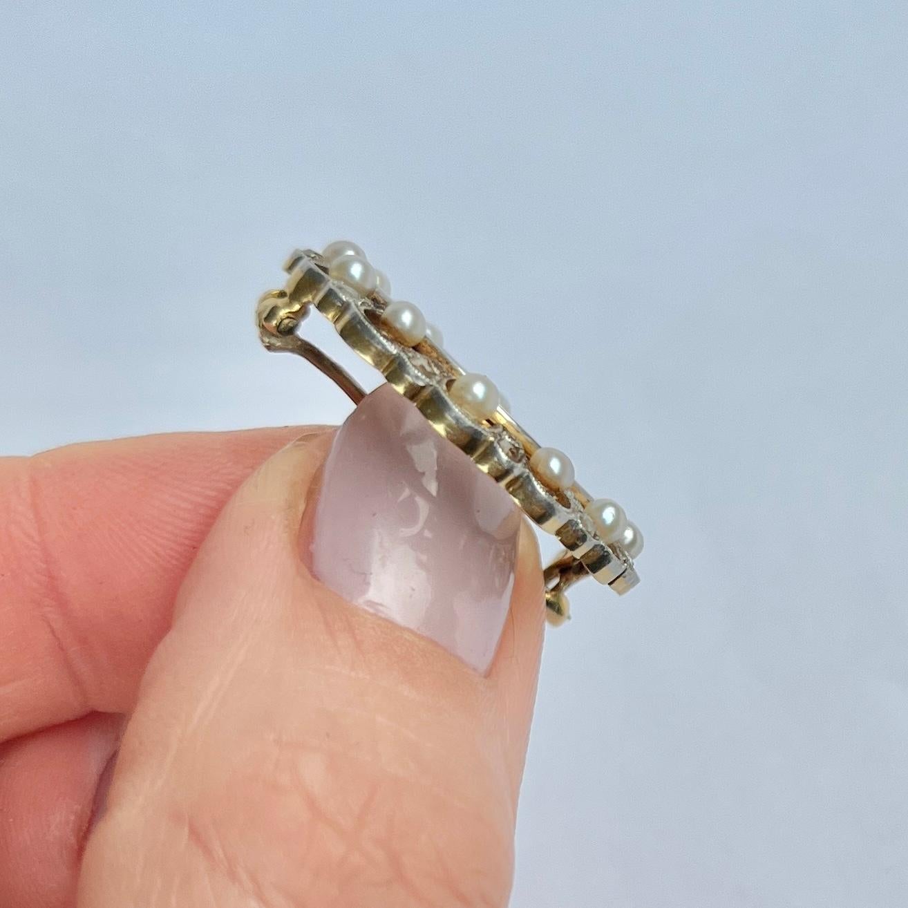 Edwardian Pearl and Rose Cut Diamond 18 Carat Gold Brooch In Good Condition For Sale In Chipping Campden, GB