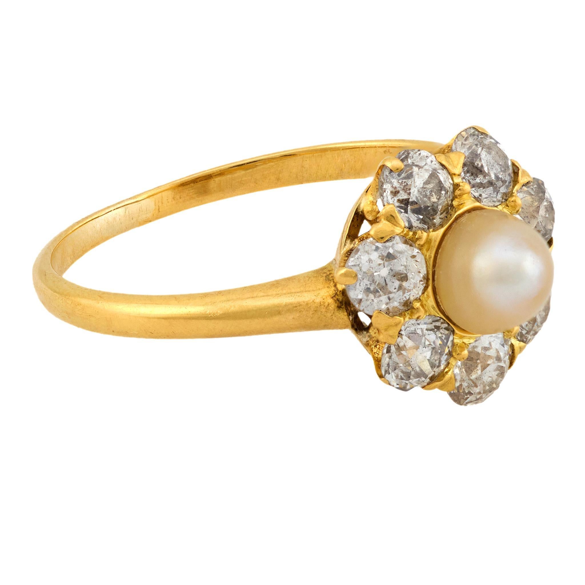 Taille vieille Europe Bague de style édouardien en or jaune 18k avec perles et diamants en vente