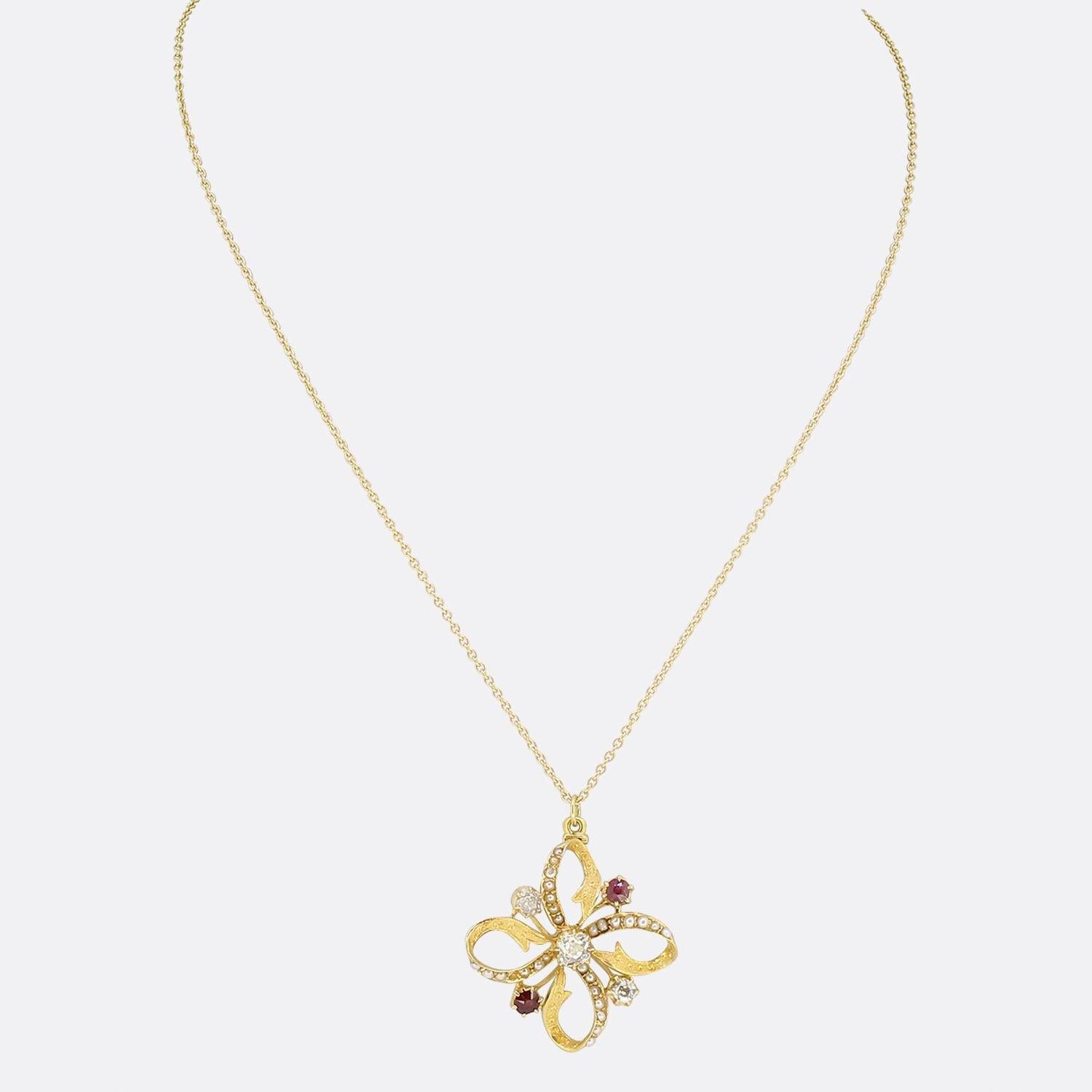 Colgante eduardiano de perlas, diamantes y rubíes Eduardiano en venta