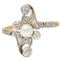 Antiker edwardianischer Navette-Ring aus 18 Karat Gold mit Perlen und Diamanten in Platinoptik