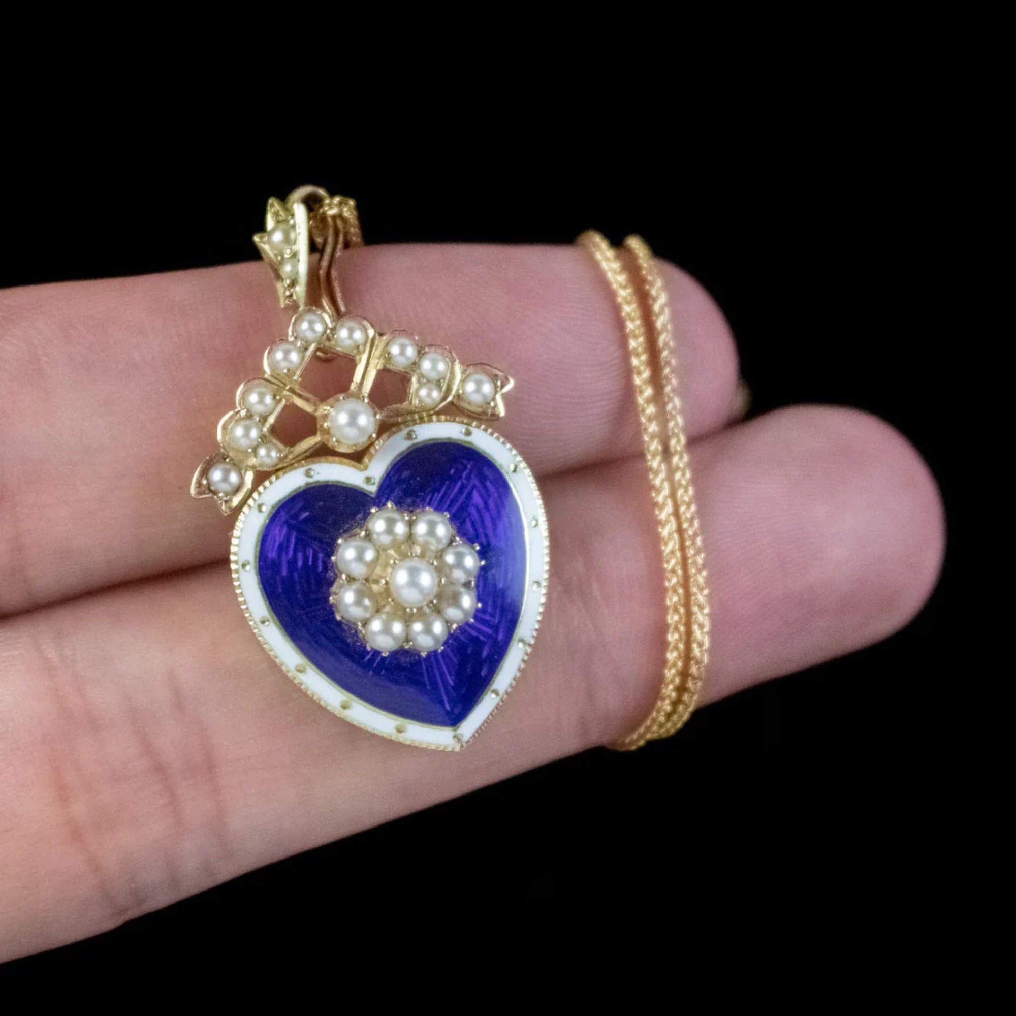 Women's Edwardian Pearl Heart Pendant Necklace in 18Ct Gold Blue Enamel, circa 1901-1910 For Sale