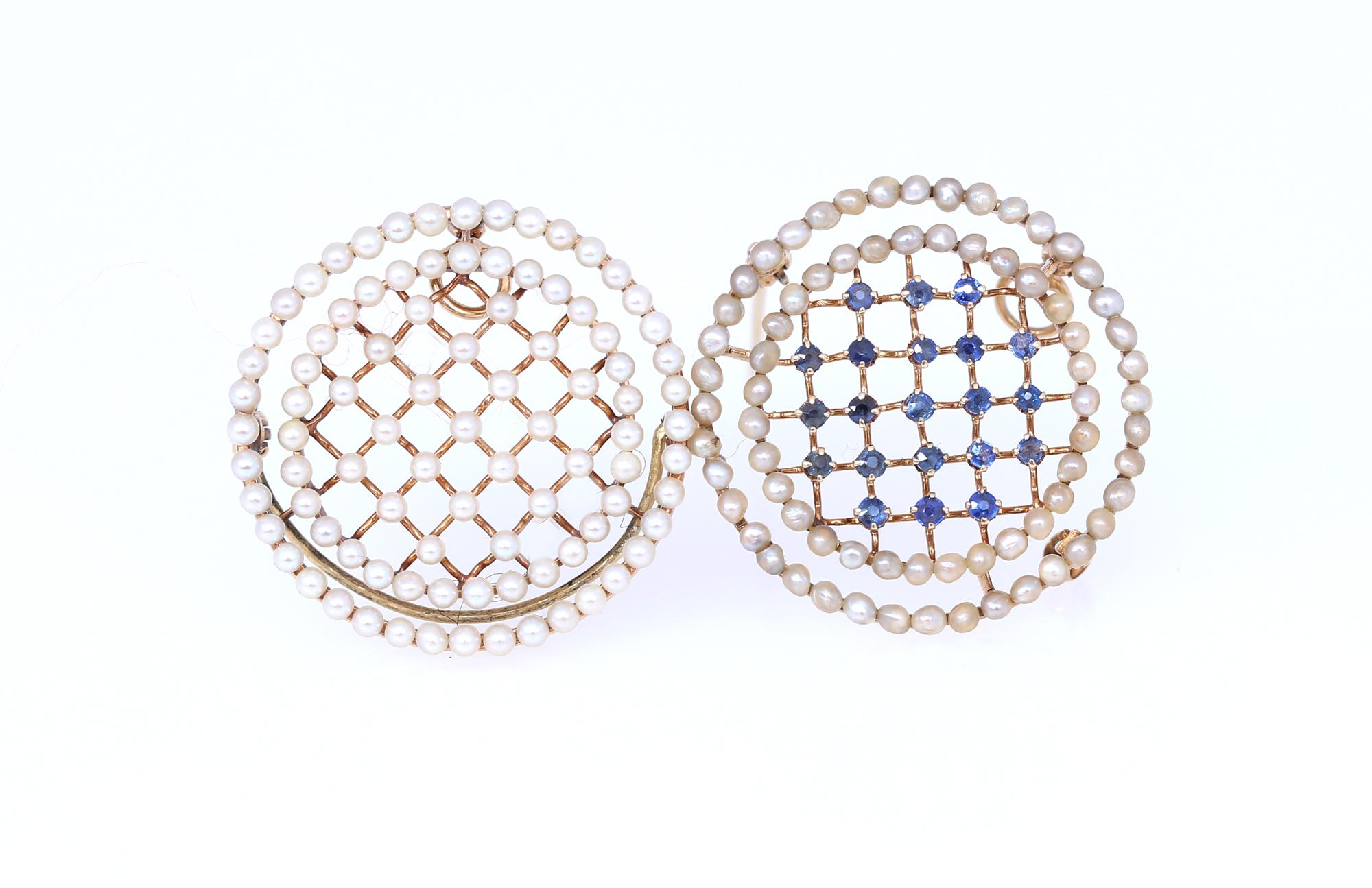 Round Cut Edwardian Pearls Sapphires 14 Karat Yellow Gold Pair of Brooches Pendants For Sale