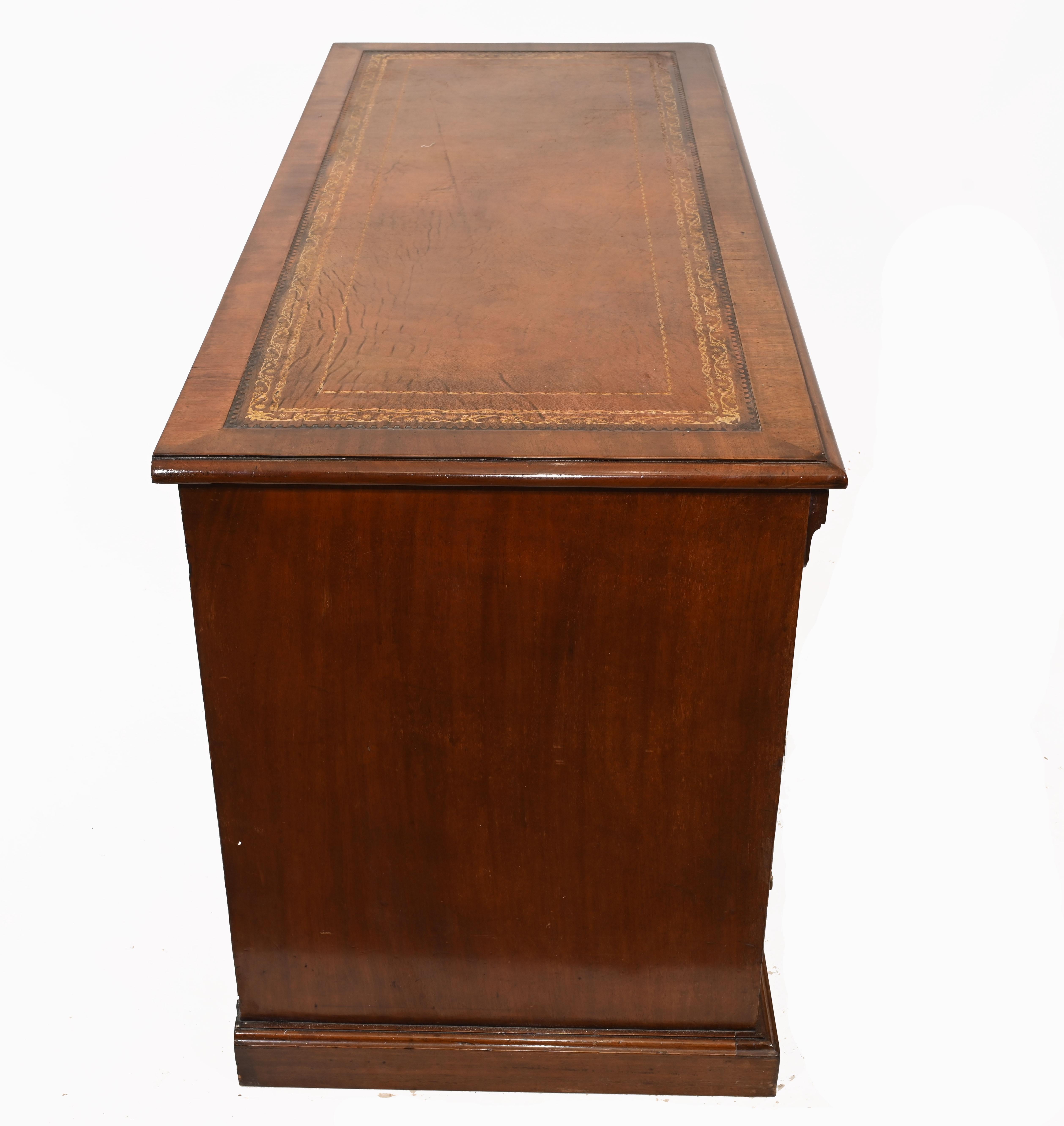 Edwardian Pedestal Desk Mahogany Writing Table, 1910 5