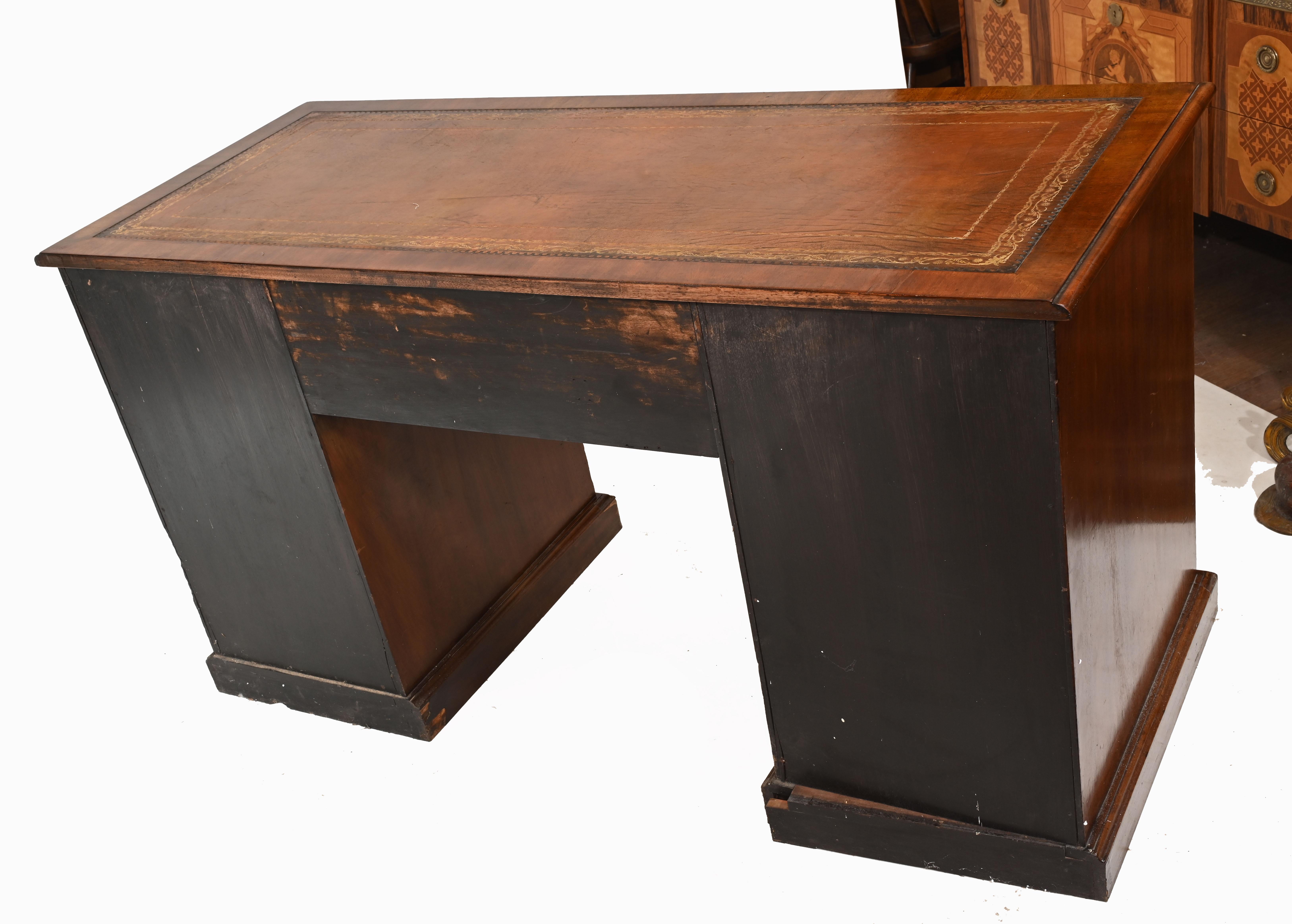 Edwardian Pedestal Desk Mahogany Writing Table, 1910 6